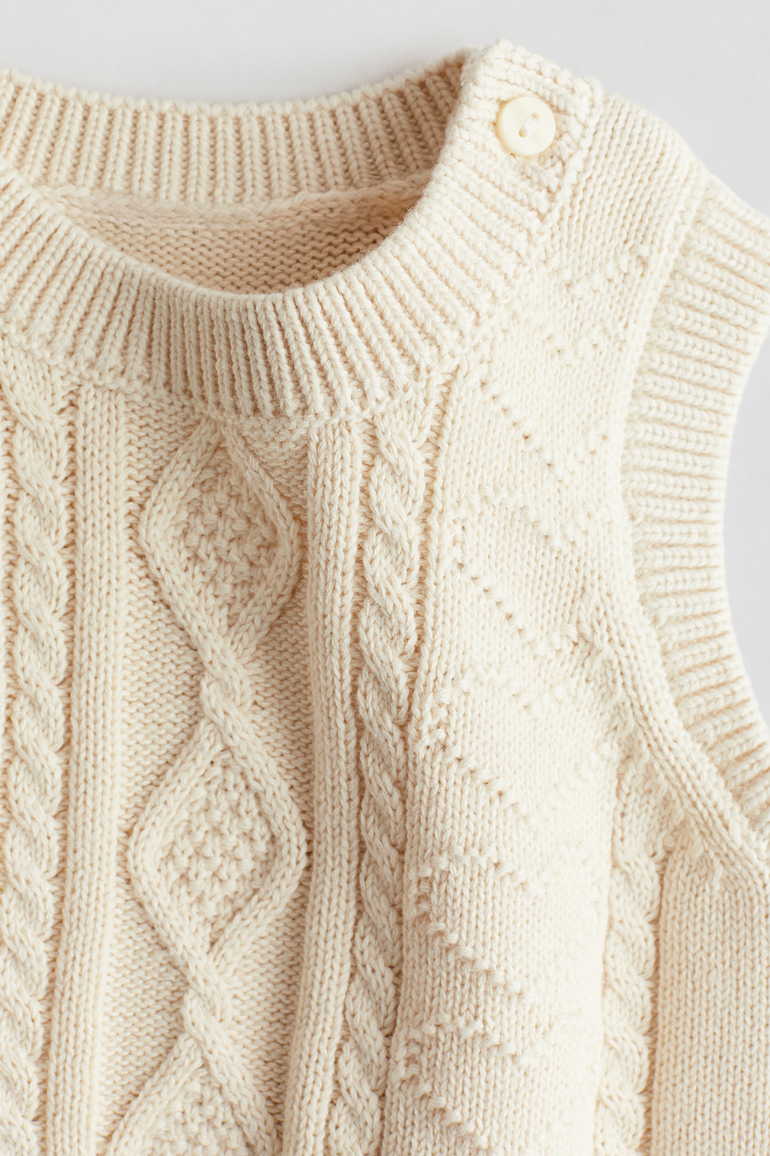 Cable-knit sweater vest - Cream - 2