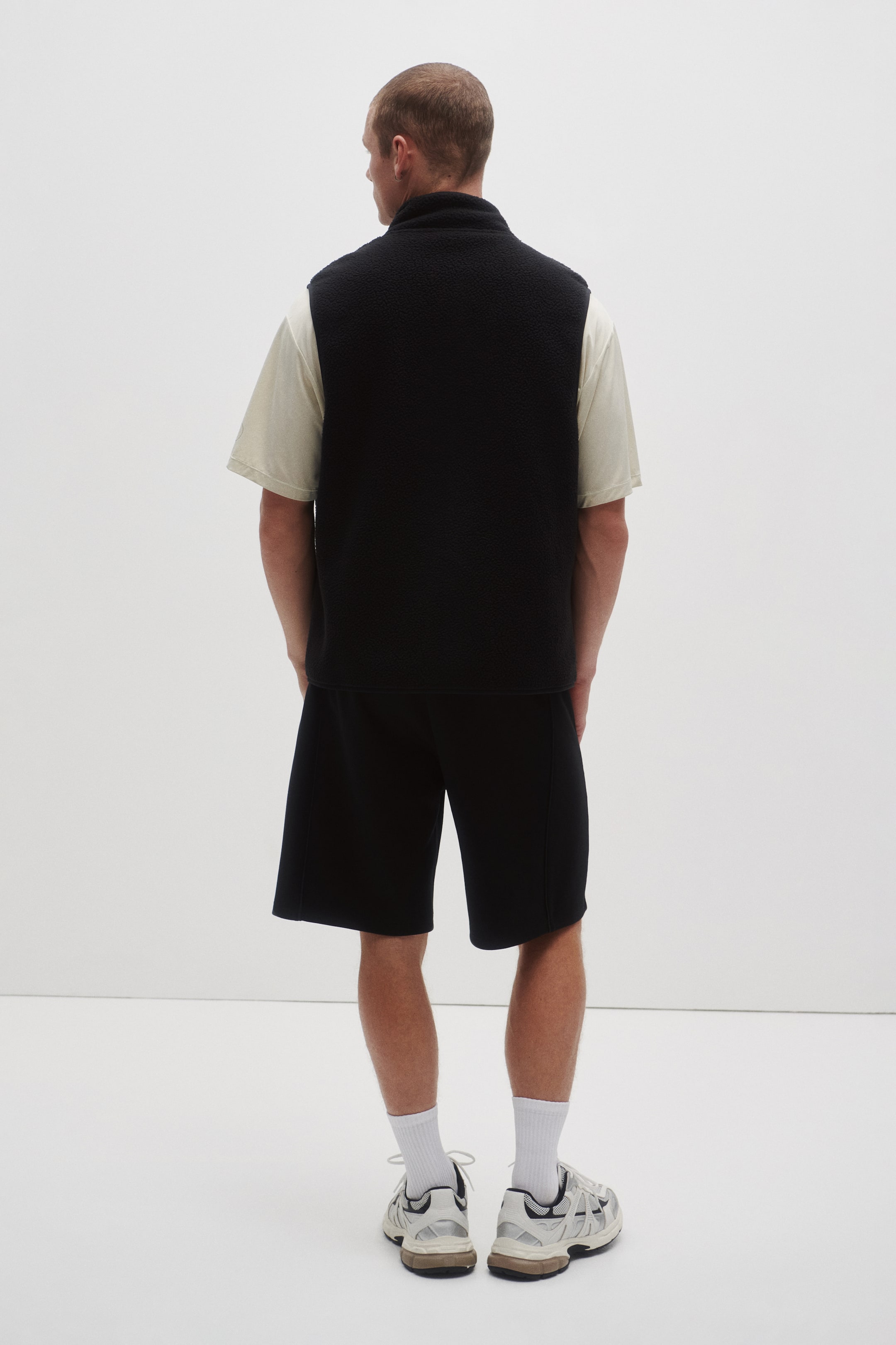 Regular-Fit Teddy Fleece Sports Vest