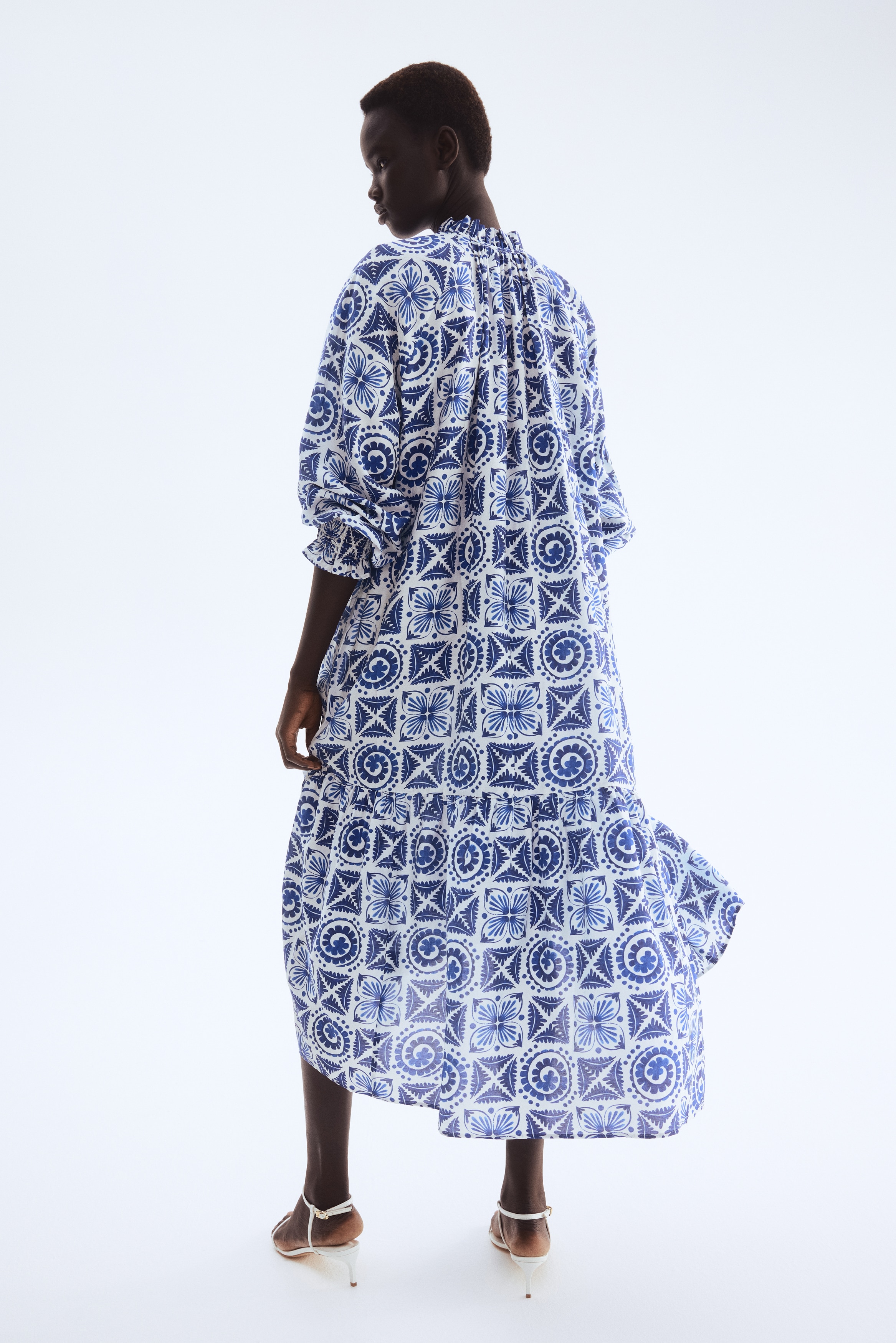 Frill-collar dress