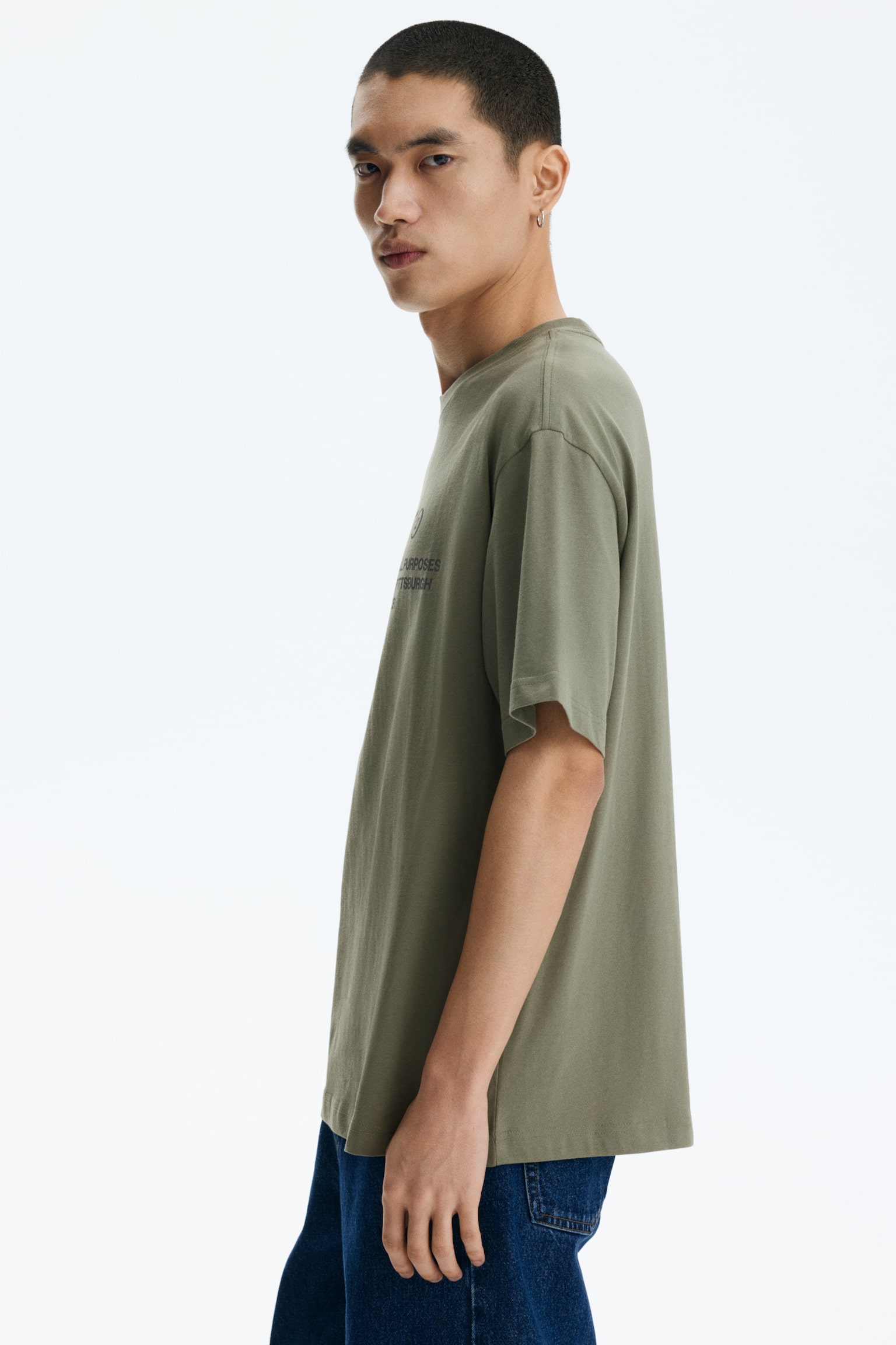 טישירט עם הדפס Loose Fit - ירוק חאקי/Adapt/כחול/San Diego/טורקיז/Emotional currents/לבן/Flowever/שחור/Keep the wild/חום/Street hoops/שחור/Carbonara - 4