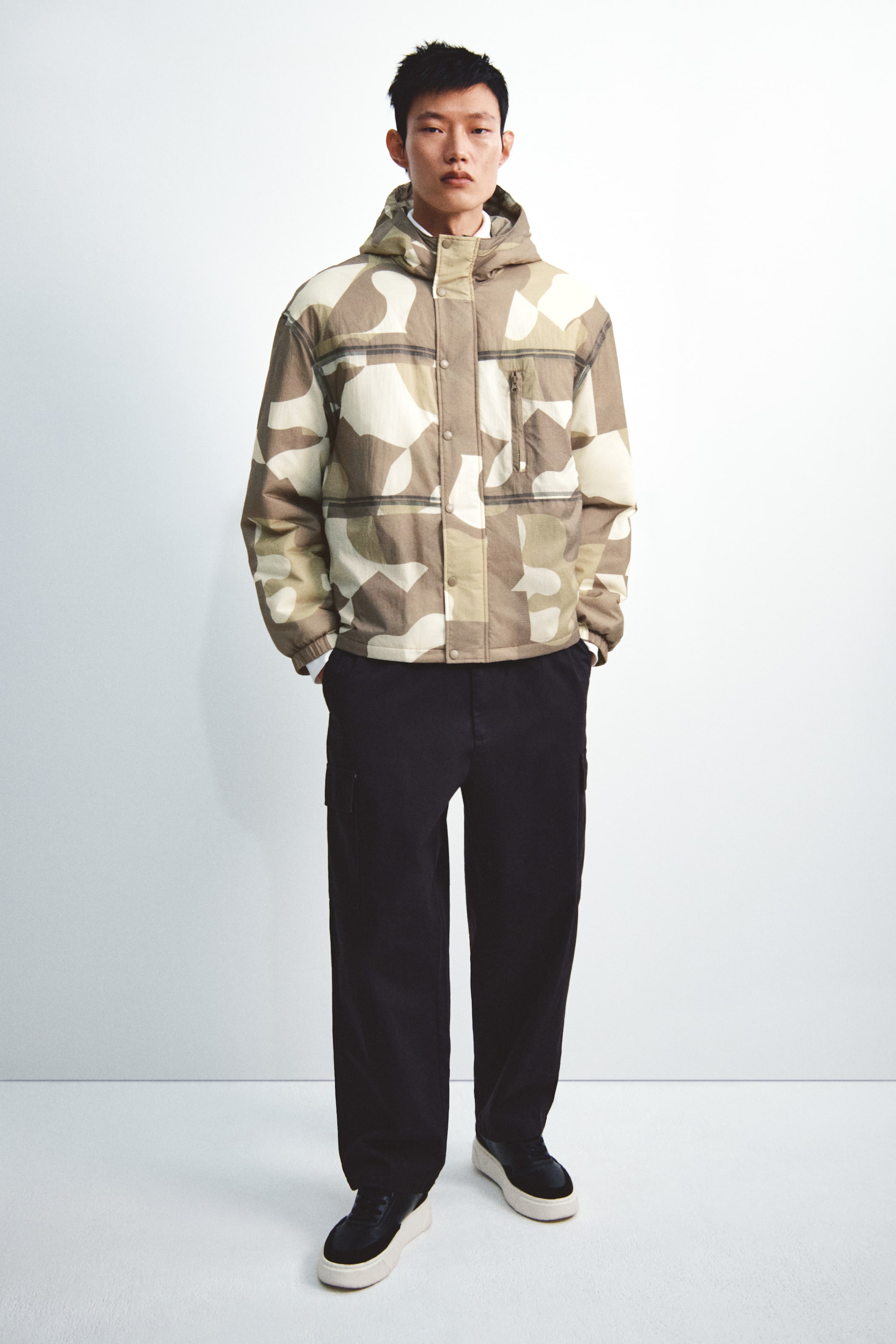 이미지 확대 보기: 나일론 패딩 재킷 - 다크 베이지/패턴 - Men | H&M KR 2