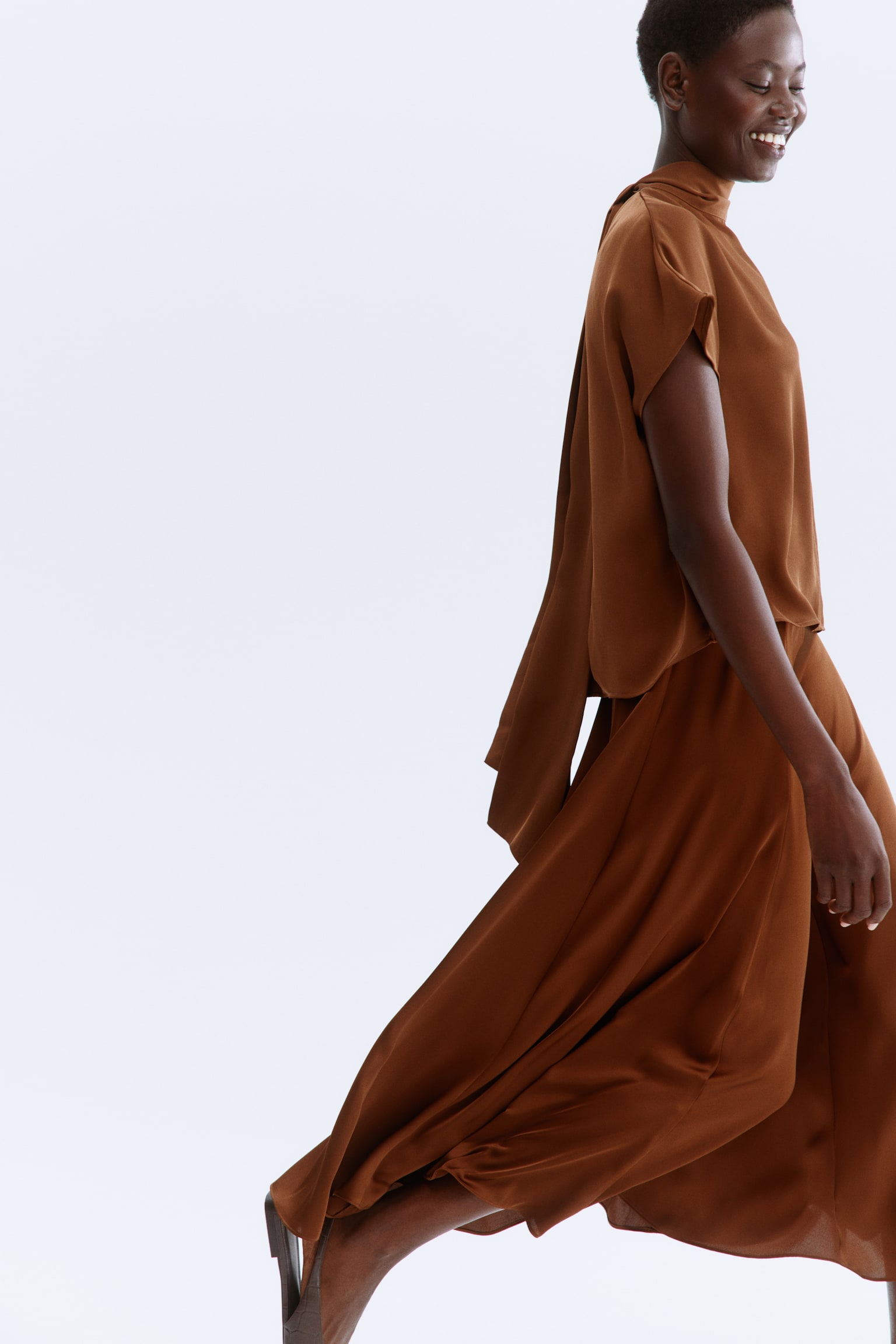 Chân váy satin dáng chữ A - Màu nâu/Màu be nhạt - 4