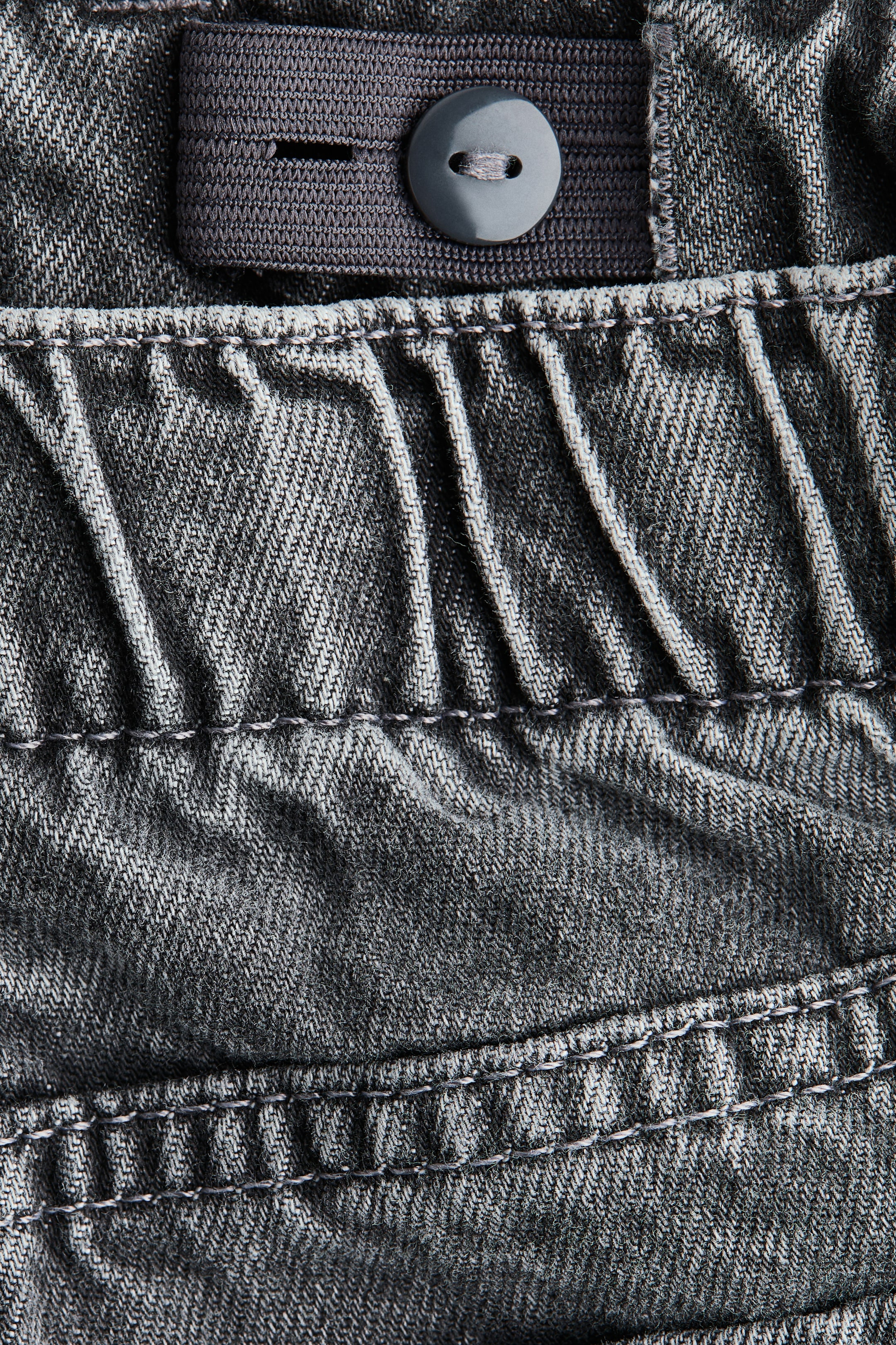 Wide-Leg Loose-Fit Jeans