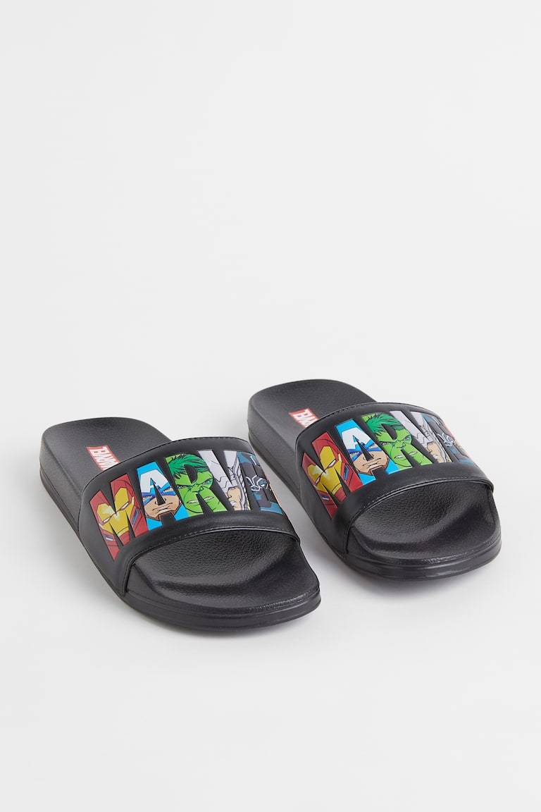 Printed pool shoes Black/Marvel Comics Men H&M IN
