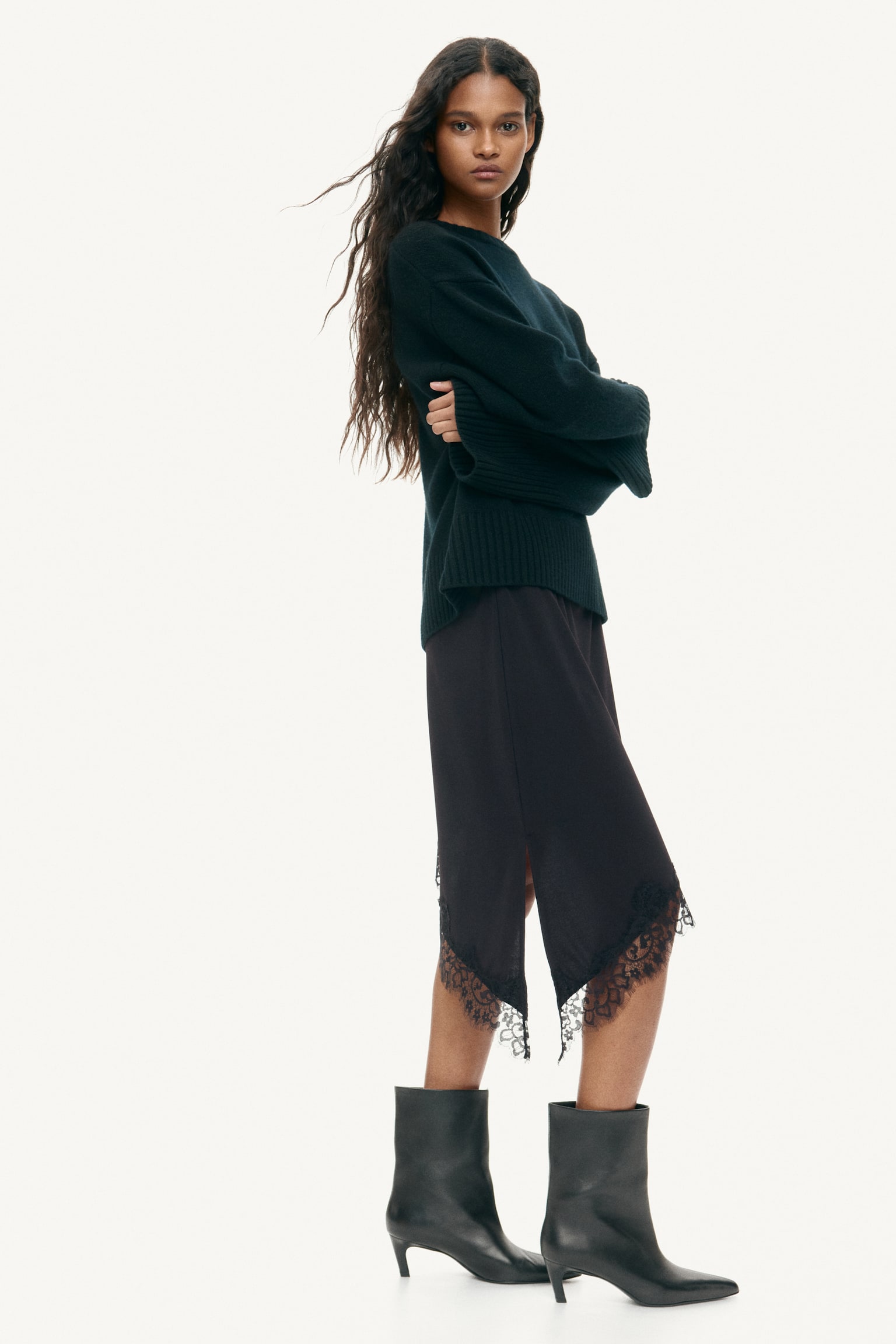 Falda asimétrica con borde de encaje - Negro - 4