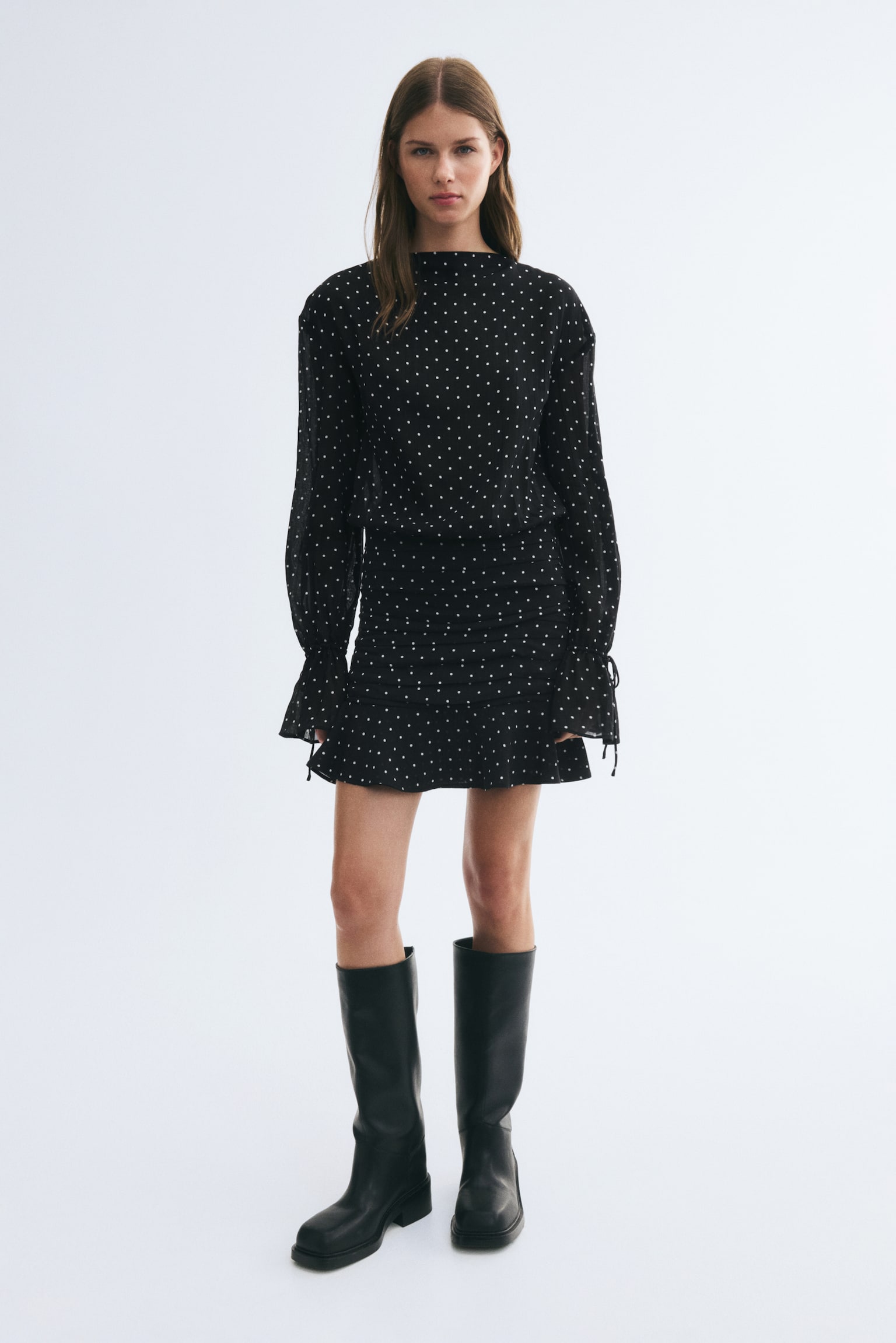 Женское платье H&M Pleated Boat-Neck, цвет: Чёрный / В горошек — фото 3