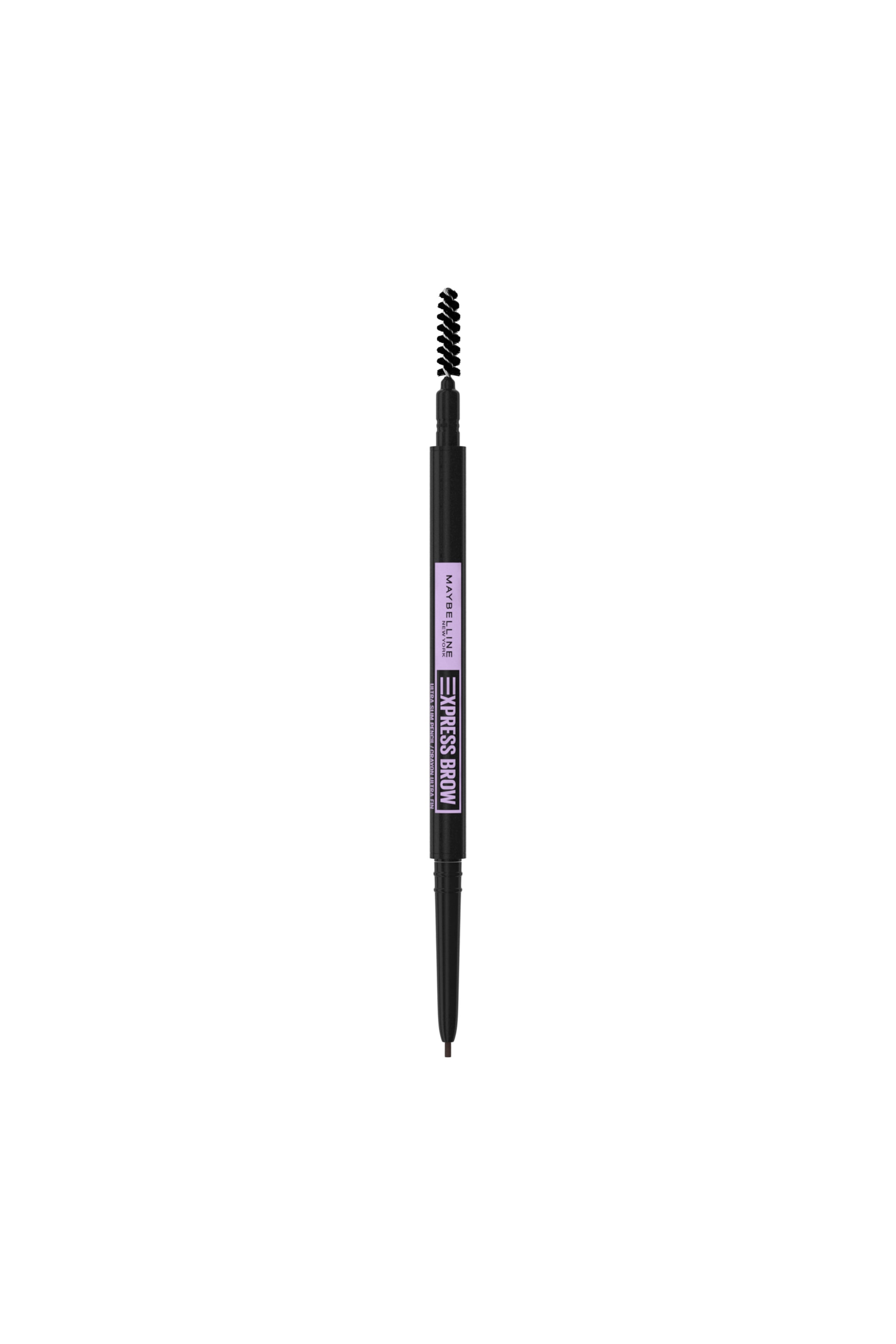 Se større billede: Maybelline Express Brow-dobbeltøjenbrynspennen står lodret og har en sort spoolie-børste i toppen samt en fin, udtrækkelig spids, der stikker ud fra bunden. Det slanke sorte hylster har en lilla etiket i midten med brandlogoet og produktnavnet trykt på.