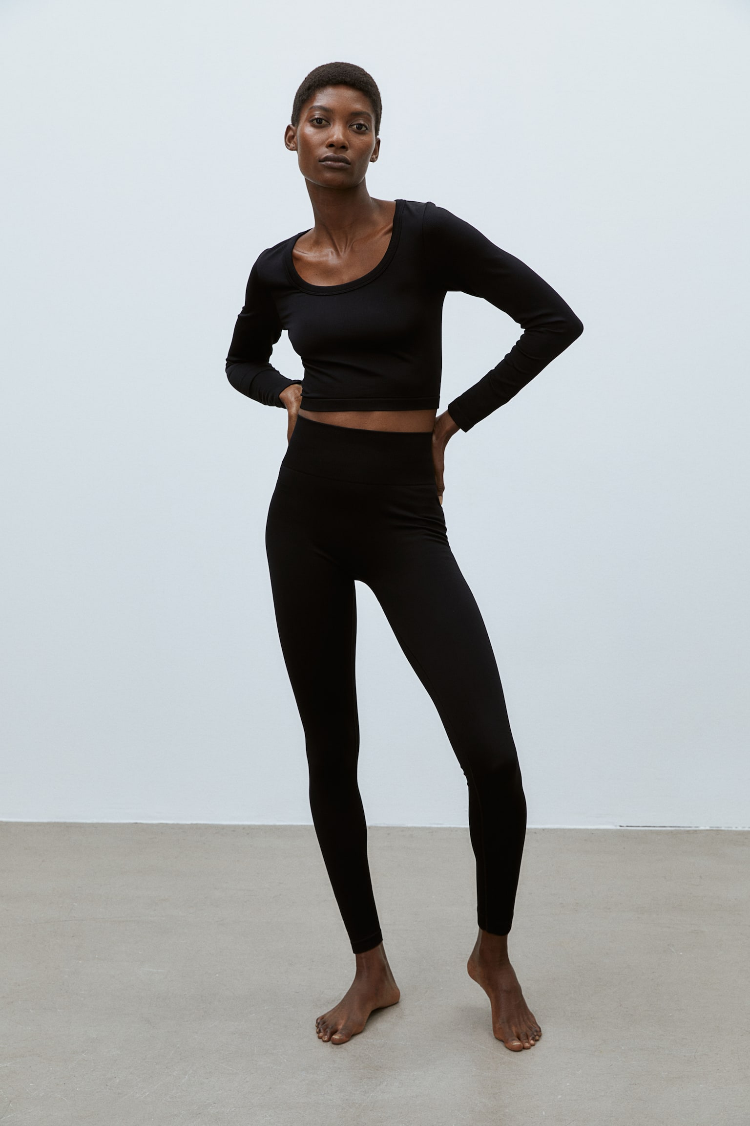 Seamless Cropped Activewear Top In DryMove™ - Black/Steel blue/Brown - 1