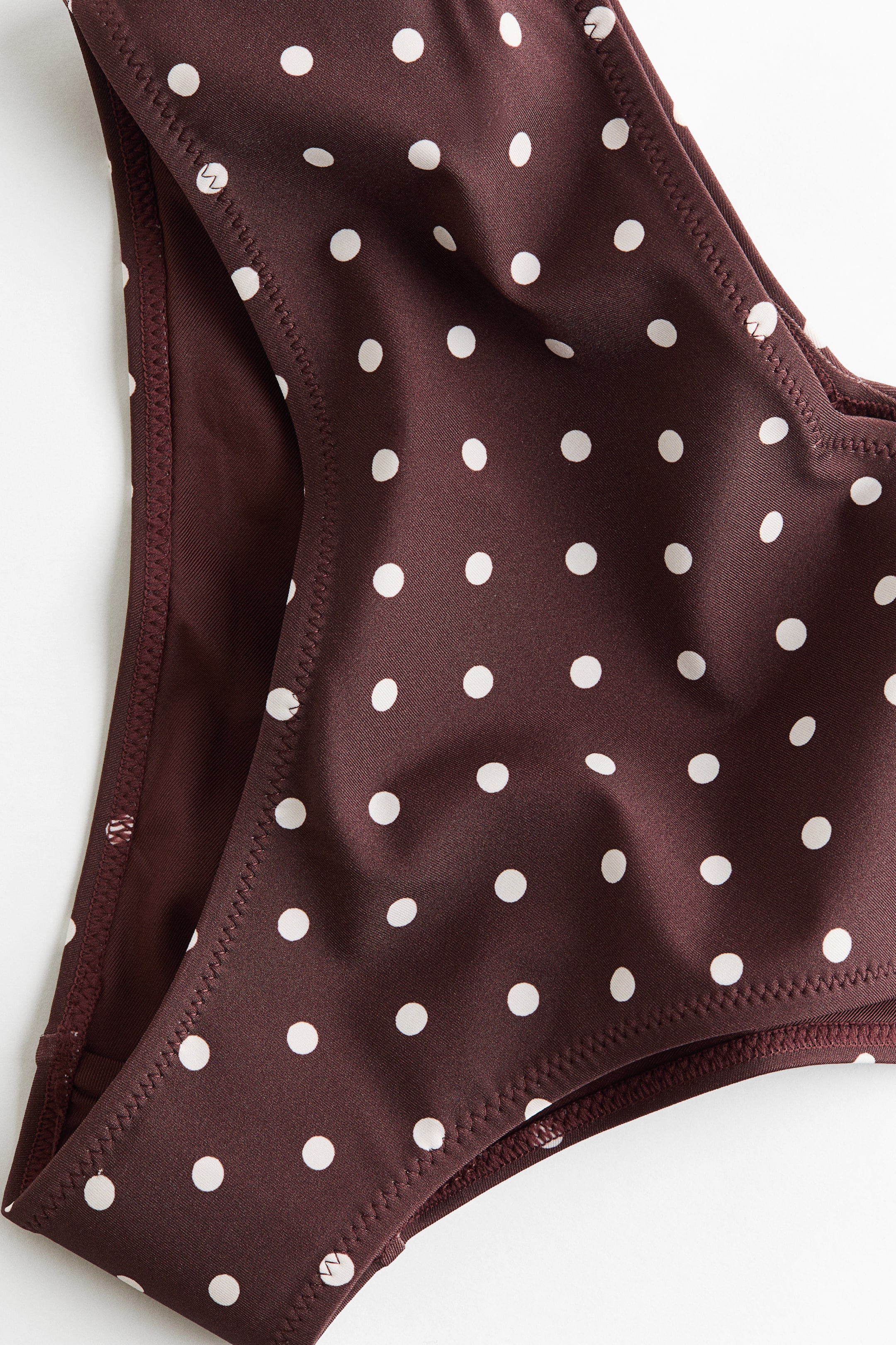 Culotte de bikini audacieuse