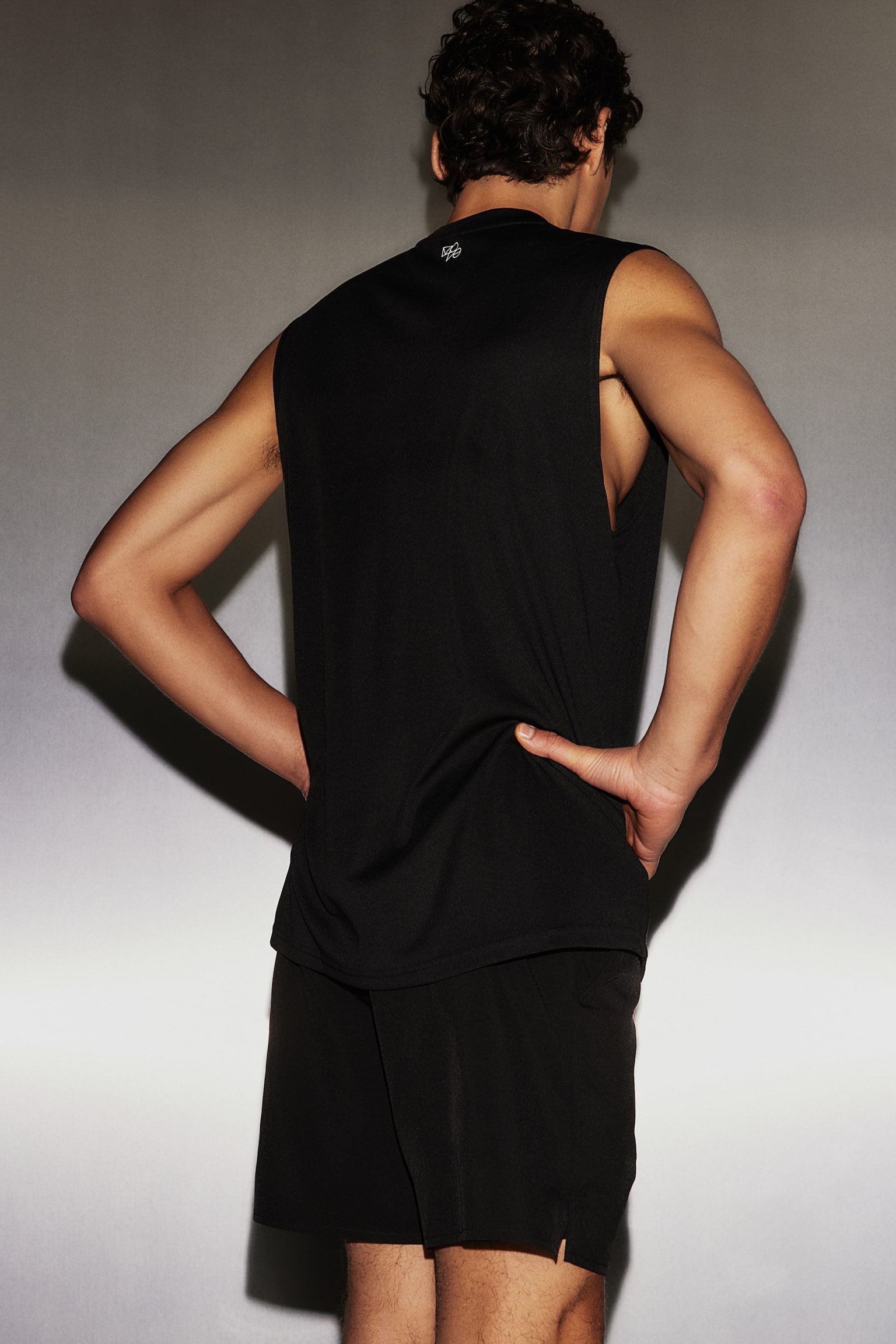 Regular Fit Sports vest top in DryMove™ - Black/Dark green/Patterned/White/Red - 7