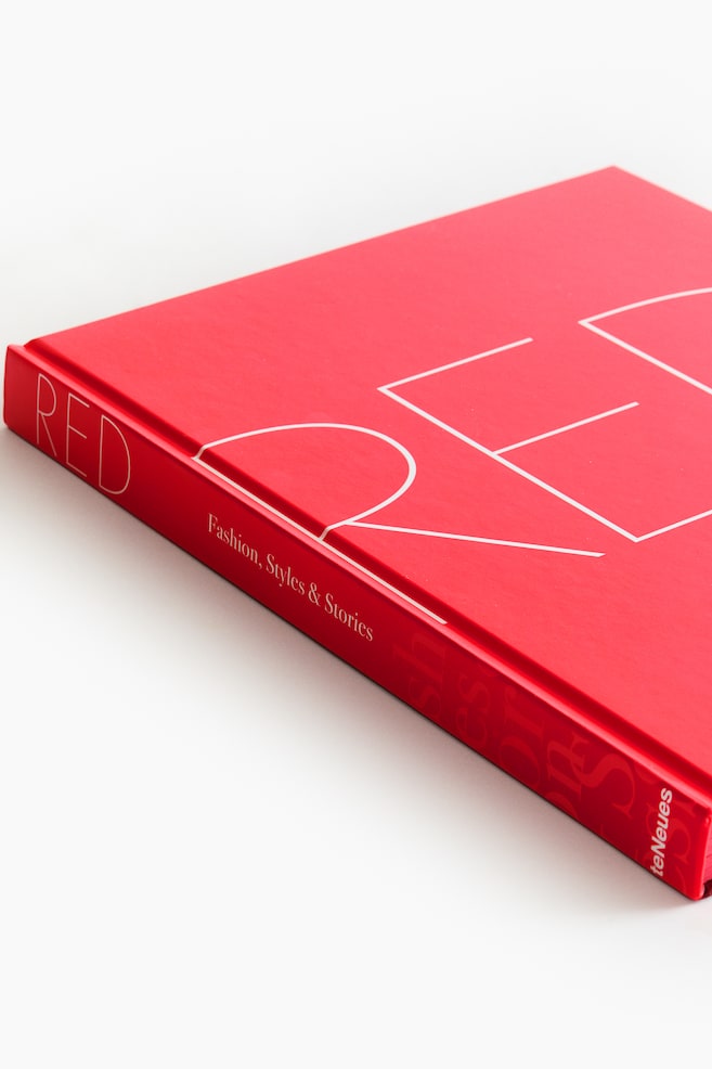The Red Book: Fashion, Styles & Stories - The Red Book - 4