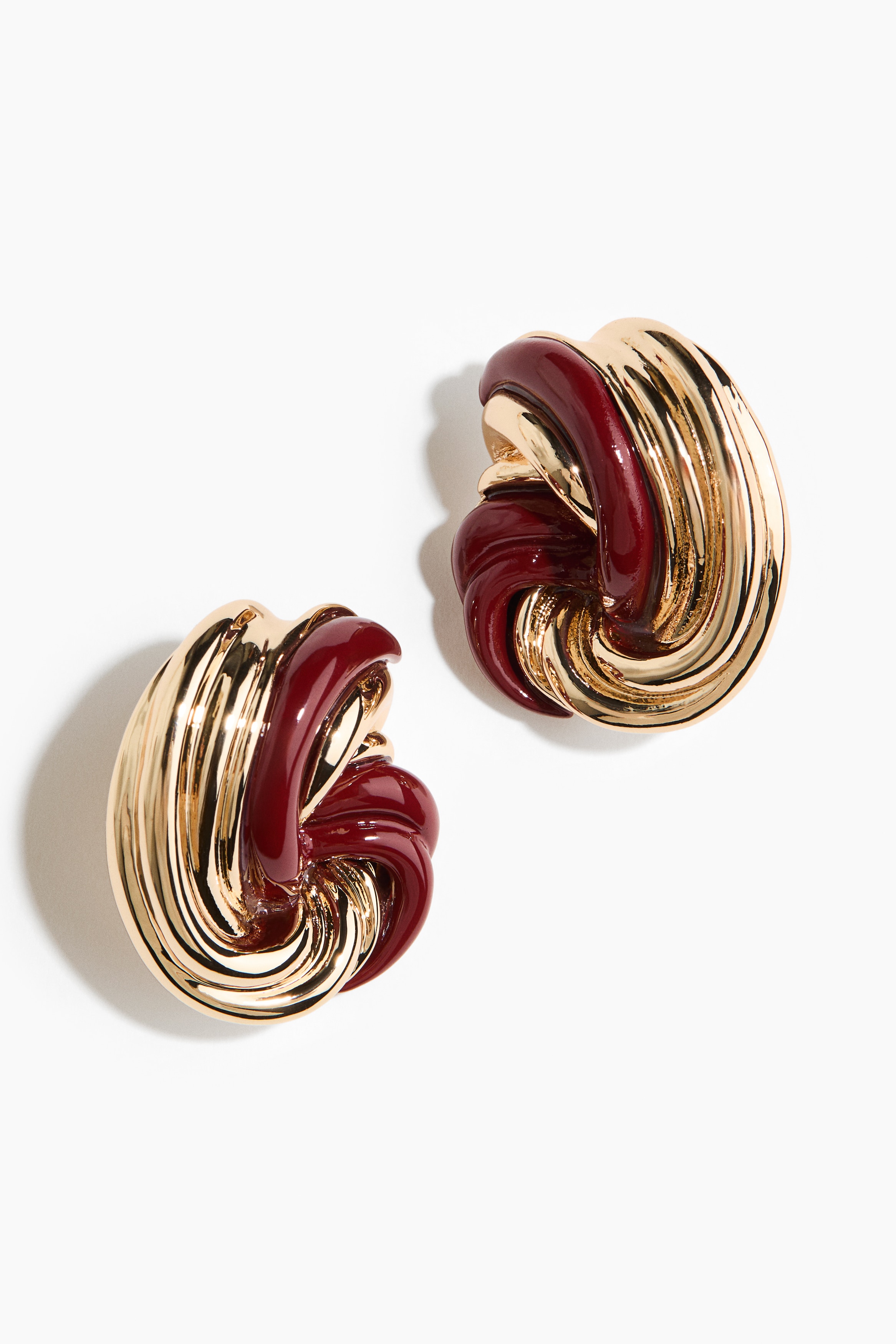 Knot-look earrings