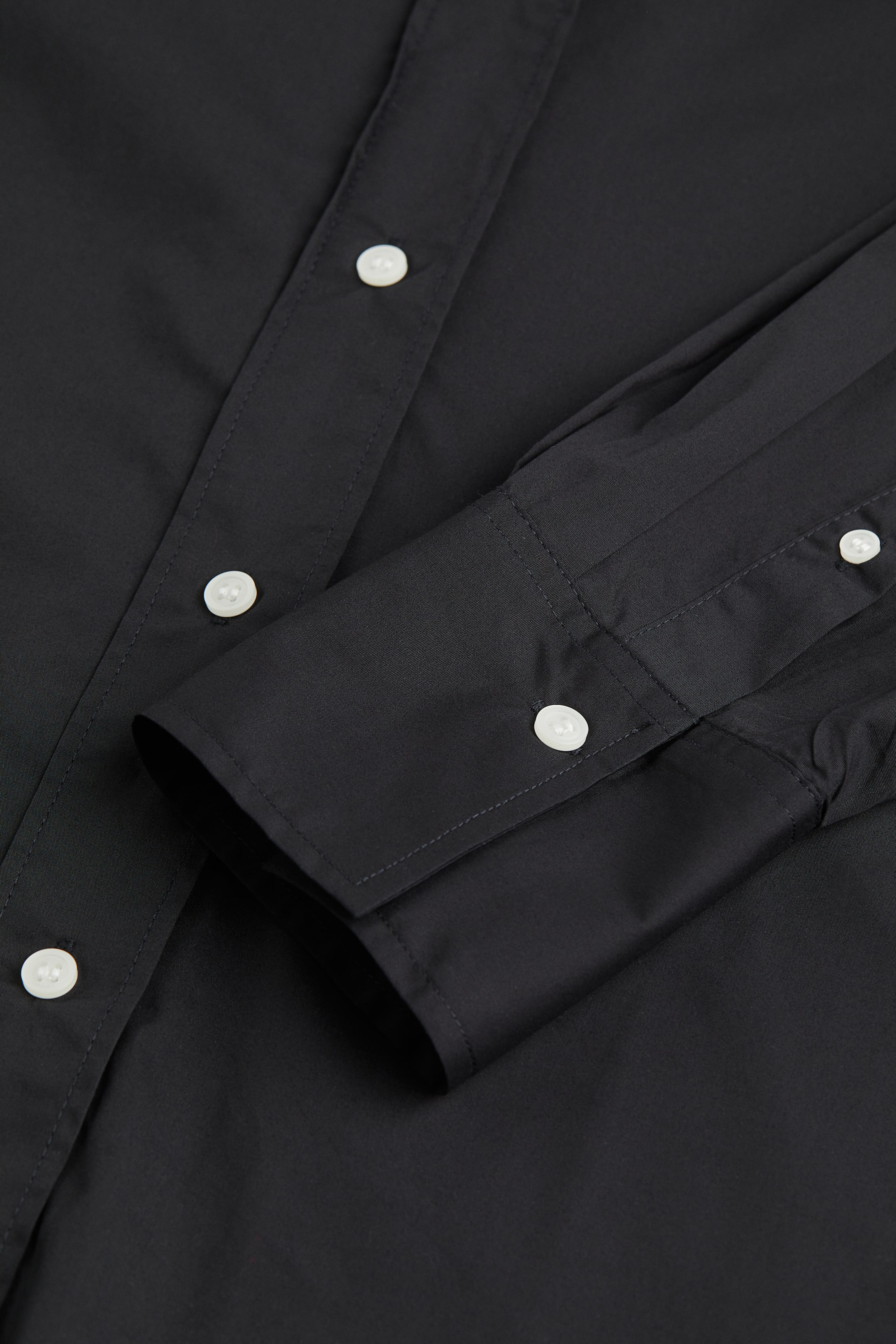 拡大画像を表示: オーバーサイズコットンシャツ - ブラック - レディース | H&M JP 2