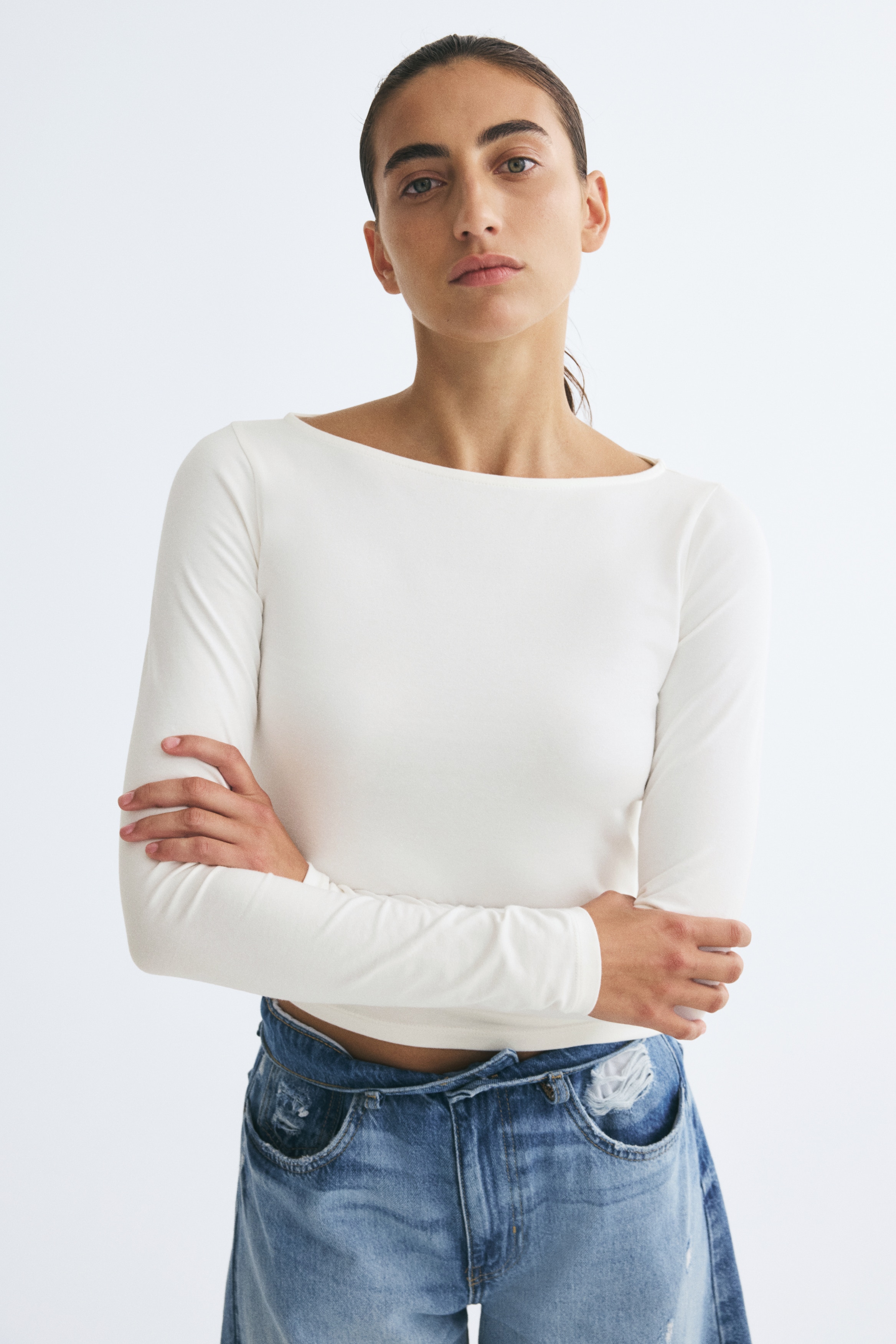Bluza s čamac-izrezom - Krem/Jarkoplava/Crna