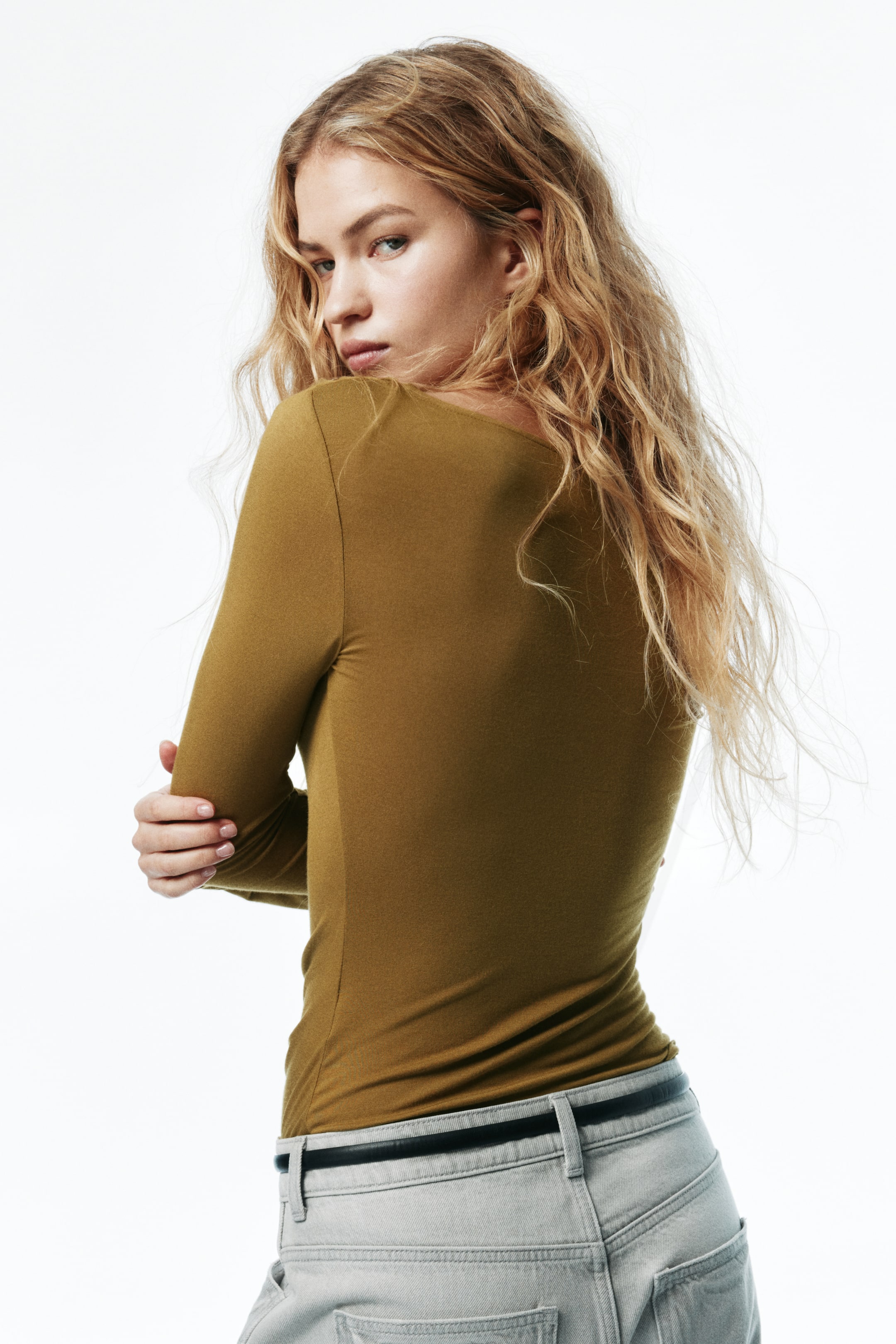 Größeres Bild ansehen: Drapiertes Viskoseshirt - Goldenes Olivgrün - Ladies | H&M DE 3
