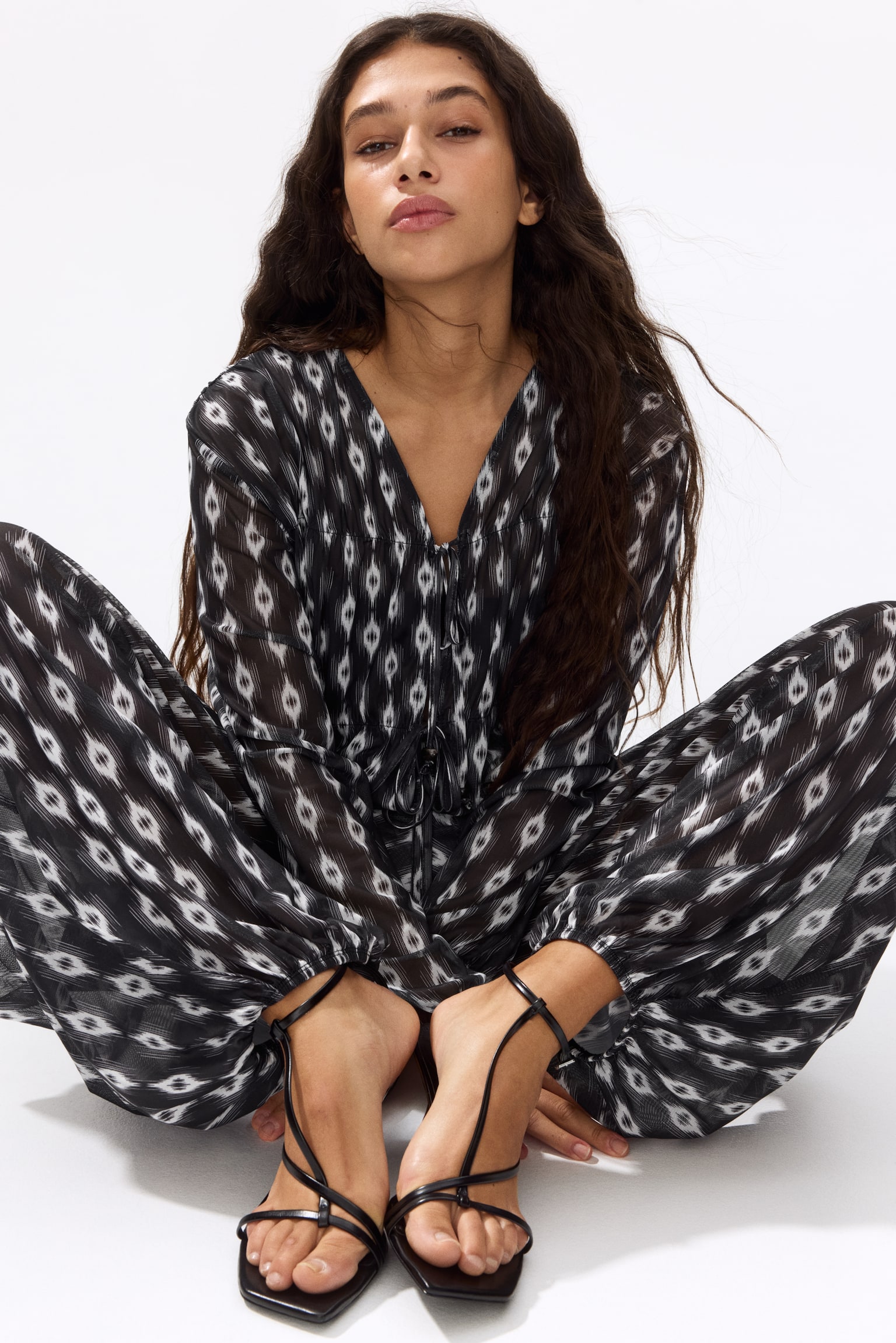 Tie-detail mesh blouse - Black/Patterned - 1
