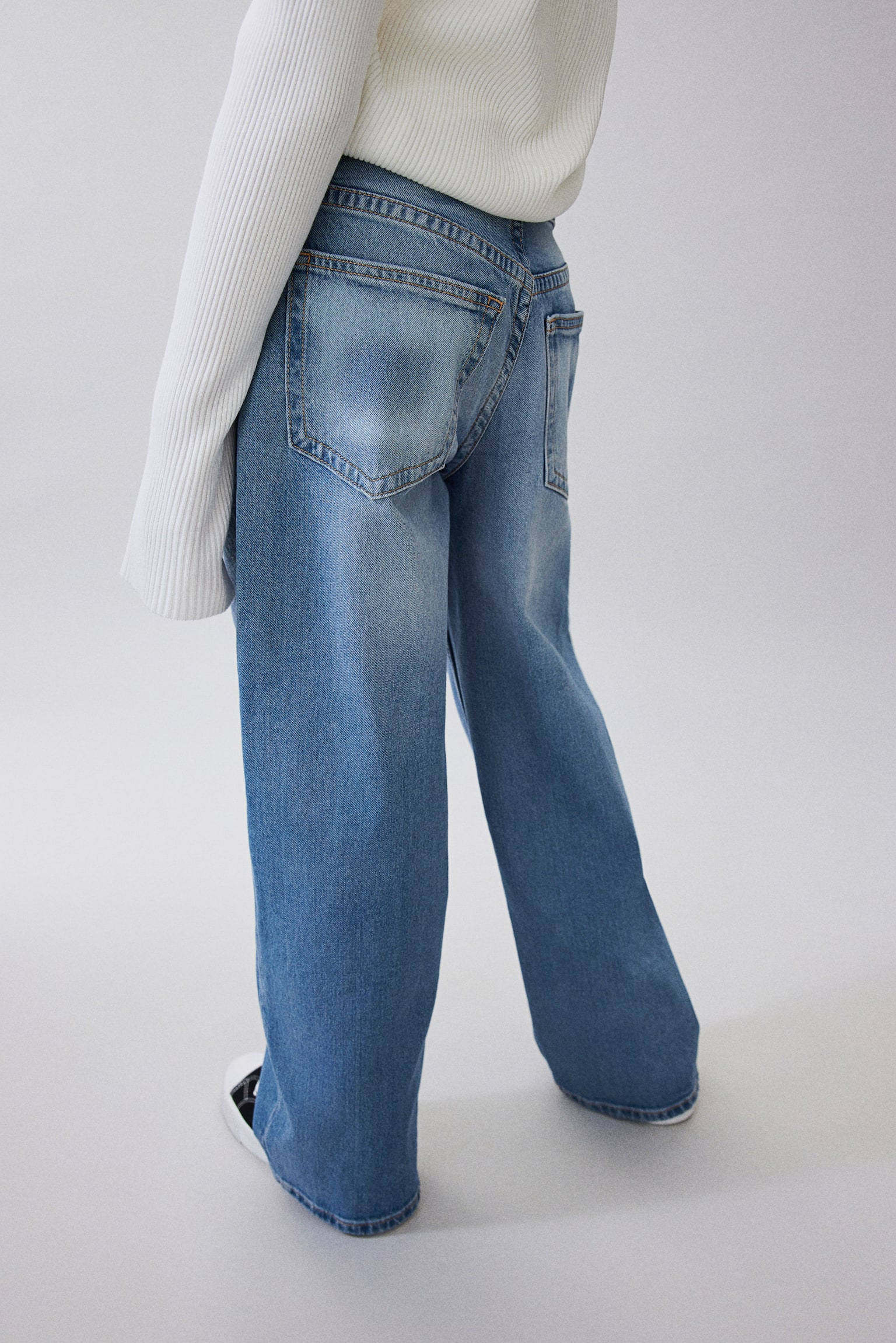 Loose Fit Wide Leg Low Jeans - Denim blue/Light denim blue/White - 4