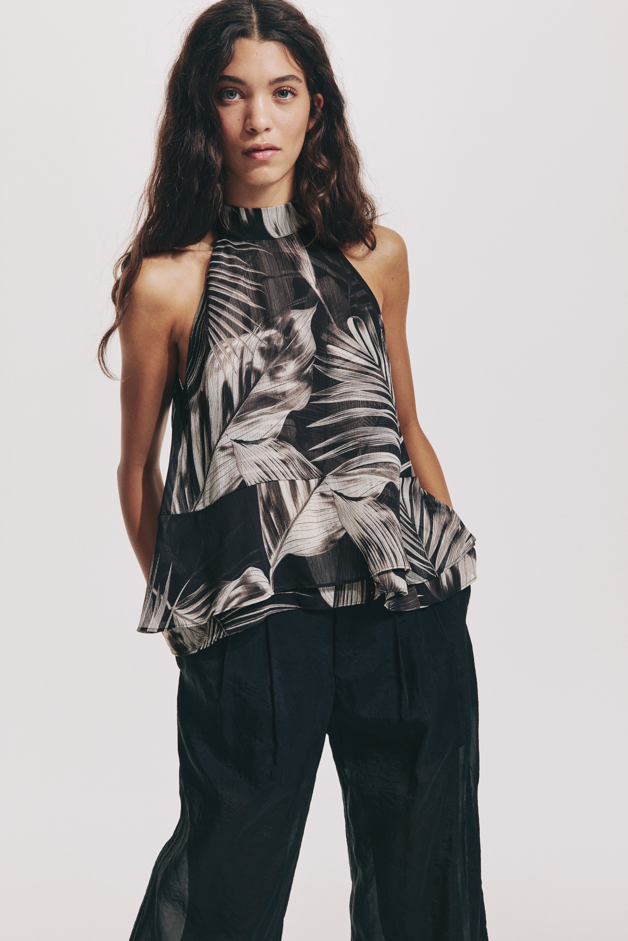 Ampliar la imagen: Halterneck top - Negro/Diseño | H&M MX 2
