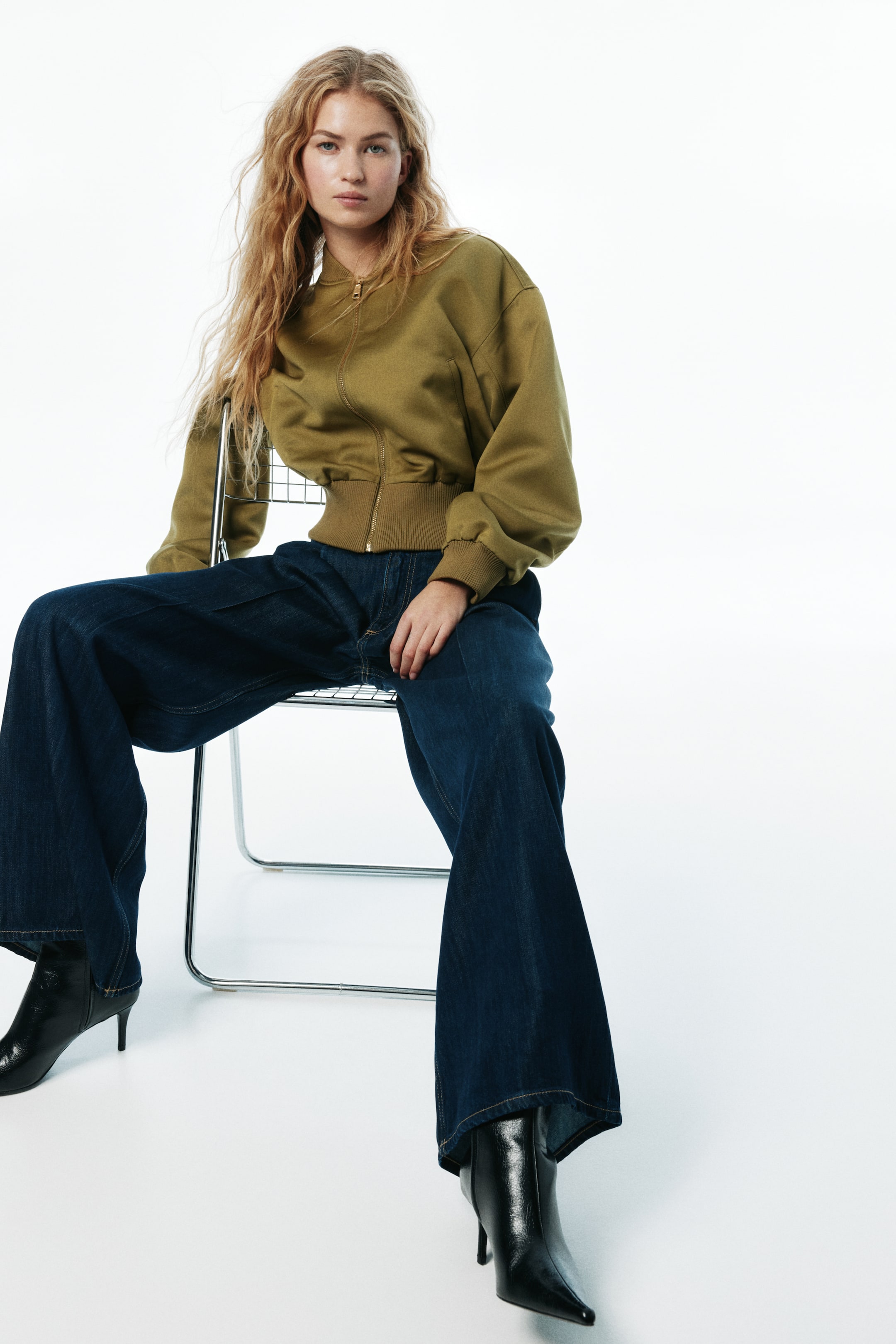 View larger image: Loose Fit Wide Regular Jeans - Dark denim blue - Ladies | H&M HK 2