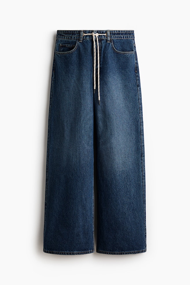 Weite Jeans mit Kordelzug - Denimblau - 1