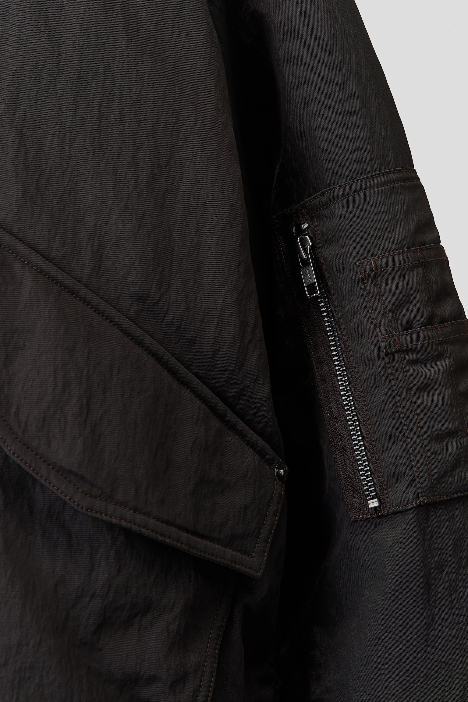 Мужская куртка H&M Padded Bomber, цвет: Тёмный коричневый — фото 7