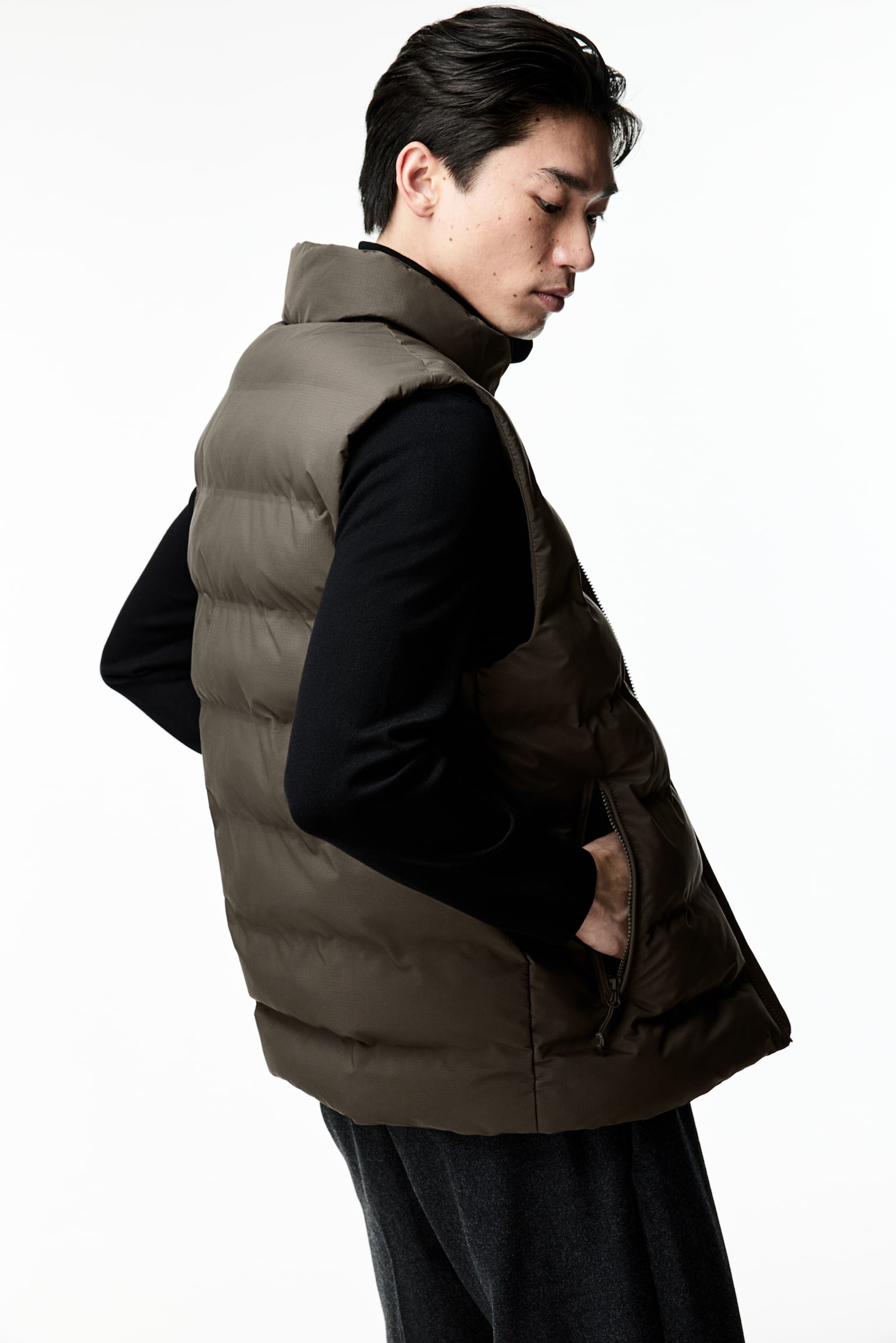 Regular Fit Water-repellent puffer gilet - Dark khaki green/Black - 7