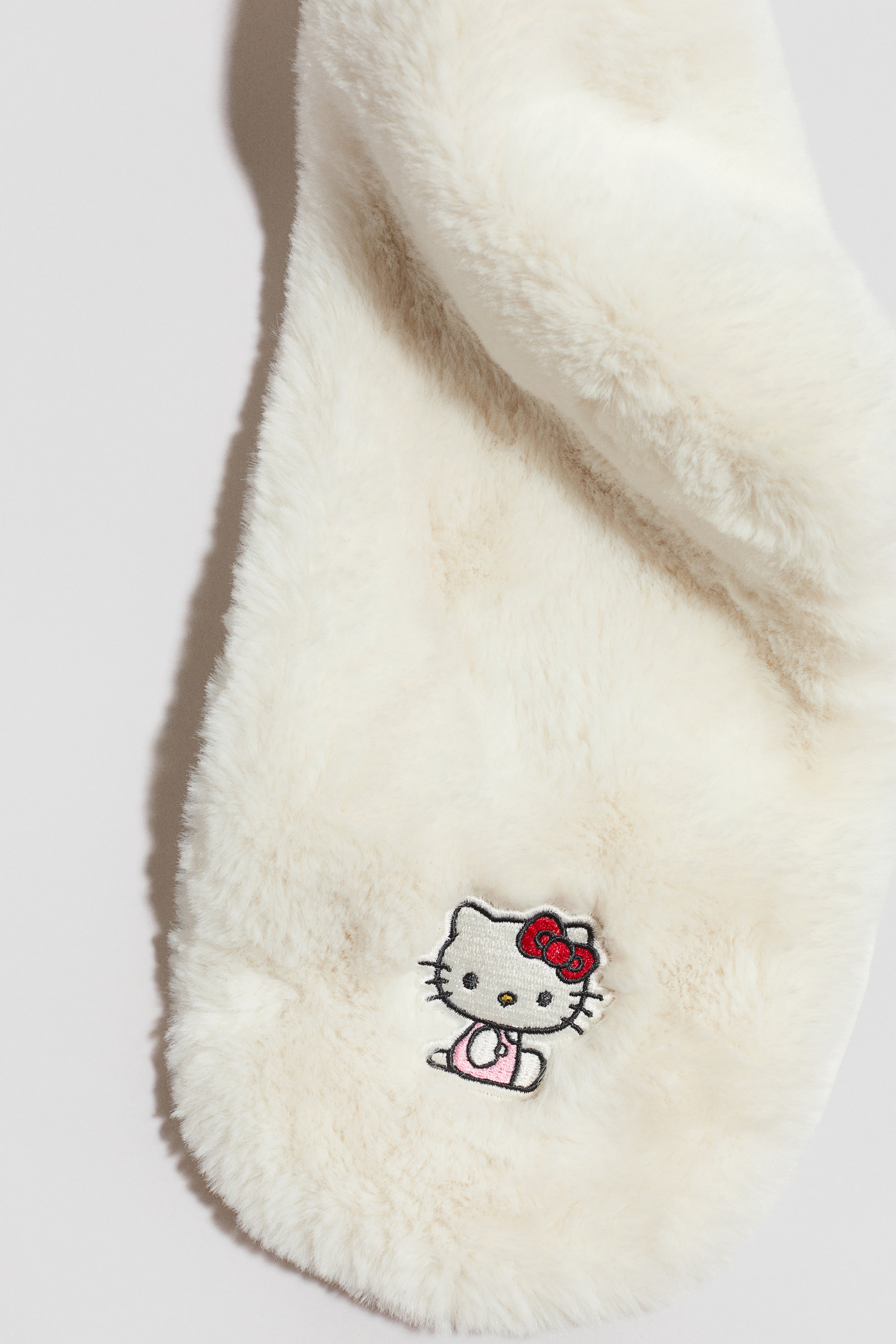 Fluffy Keyhole Scarf
