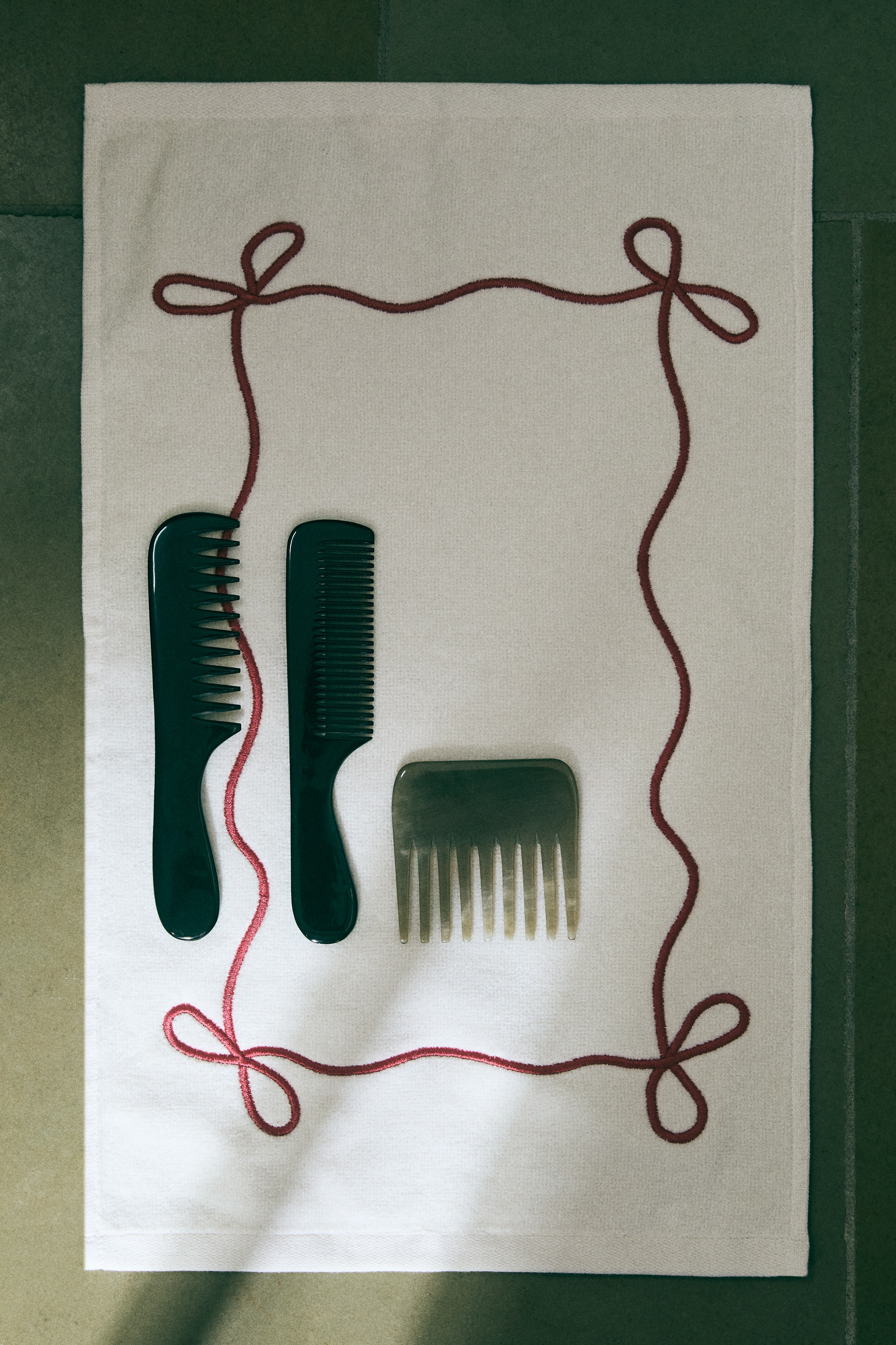 H & M - 刺繍ゲストタオル - ホワイト H & M - 刺繍ゲストタオル - ホワイト