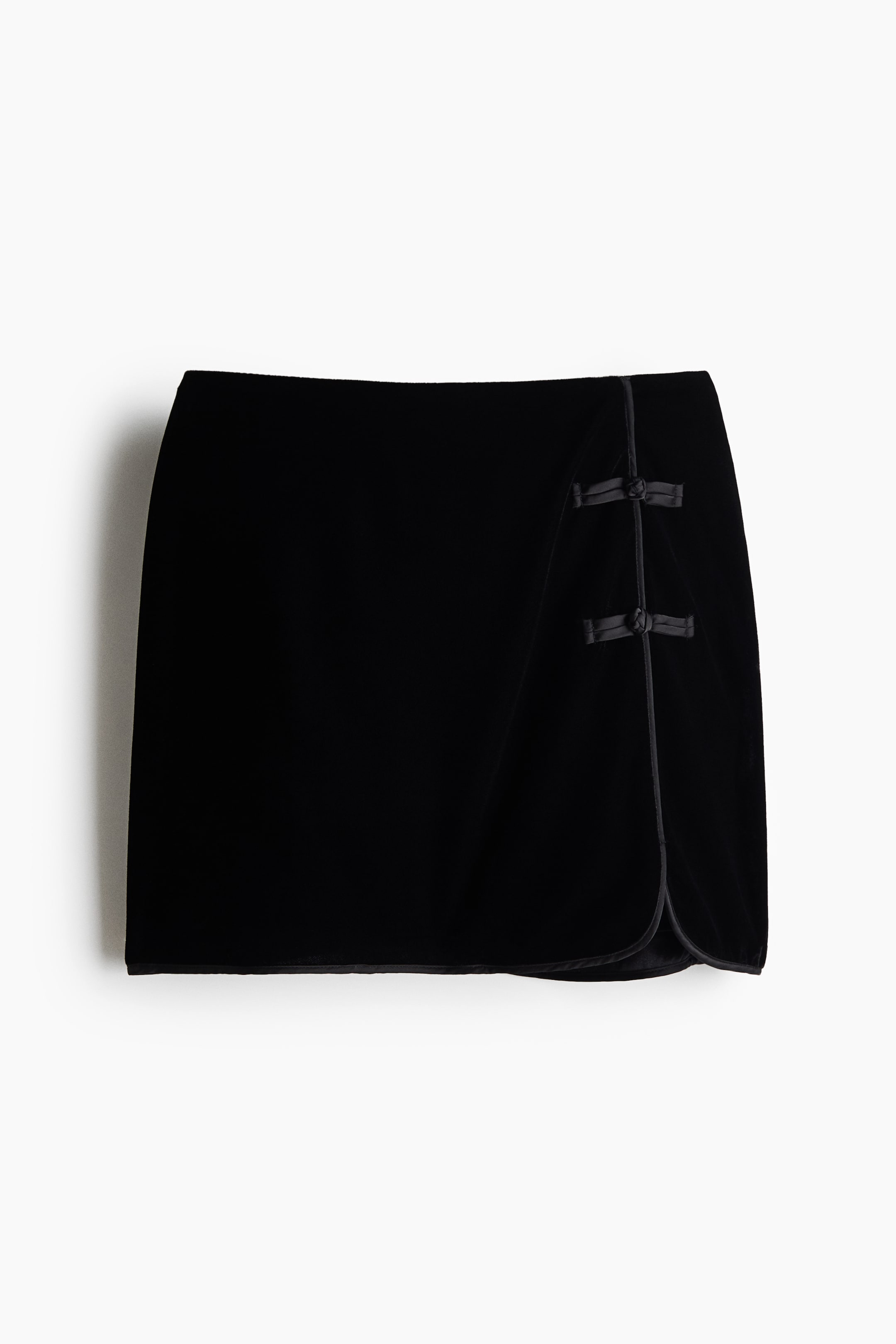 View larger image: Knot-button velour skirt - Black - Ladies | H&M 1