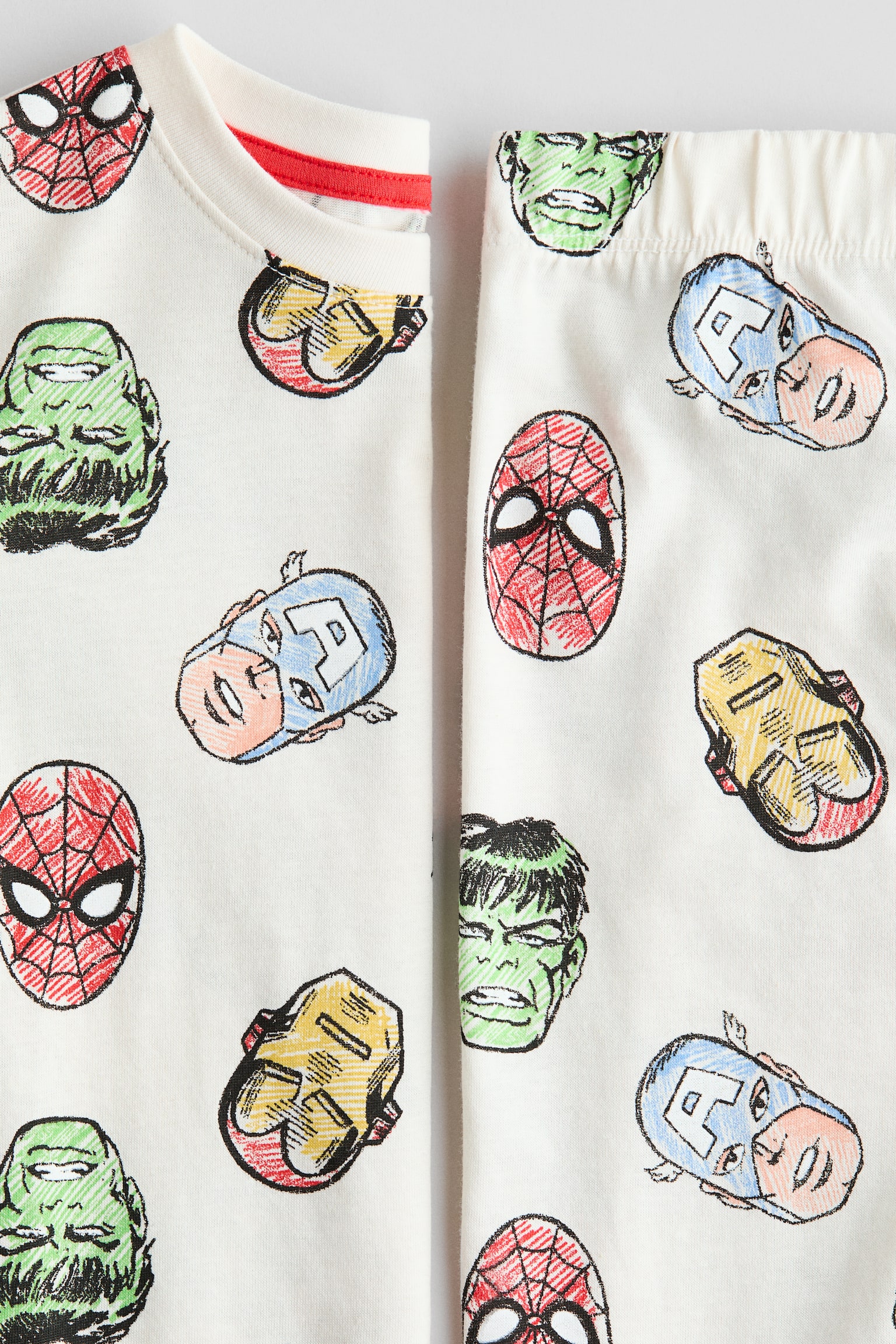 코튼 저지 프린트 파자마 - 크림/마블 코믹스/블루/포켓몬/화이트/스파이더맨/블루/스파이더맨/다크 그레이/마인크래프트/라이트 베이지/퍼피 구조대/라이트 그레이 멜란지/핫휠/그레이/수퍼 소닉/라이트 베이지/자동차/블루/수퍼 소닉/화이트/그린치/라이트 더스티 블루/마블/화이트/미키 마우스 - 2