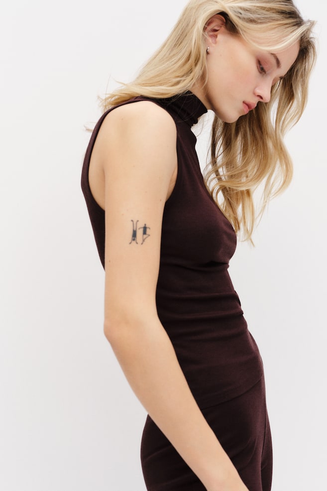 Sleeveless turtleneck top - Dark brown/Black - 4