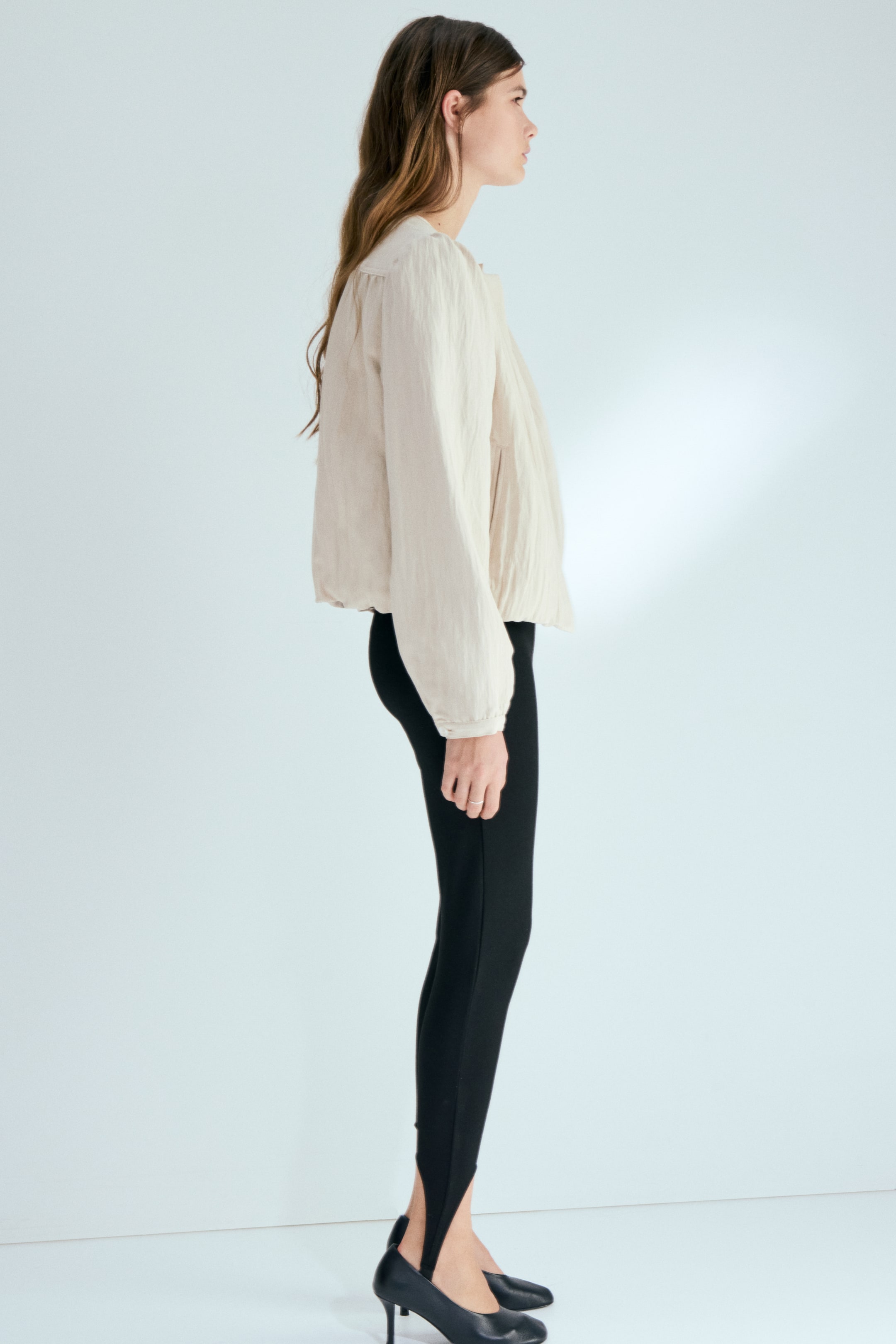 Женские куртки H&M Oversized Twill Jacket — фото 4