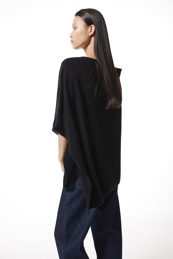 Fine-knit cashmere-blend poncho - Round neck - Black - Ladies | H&M GB