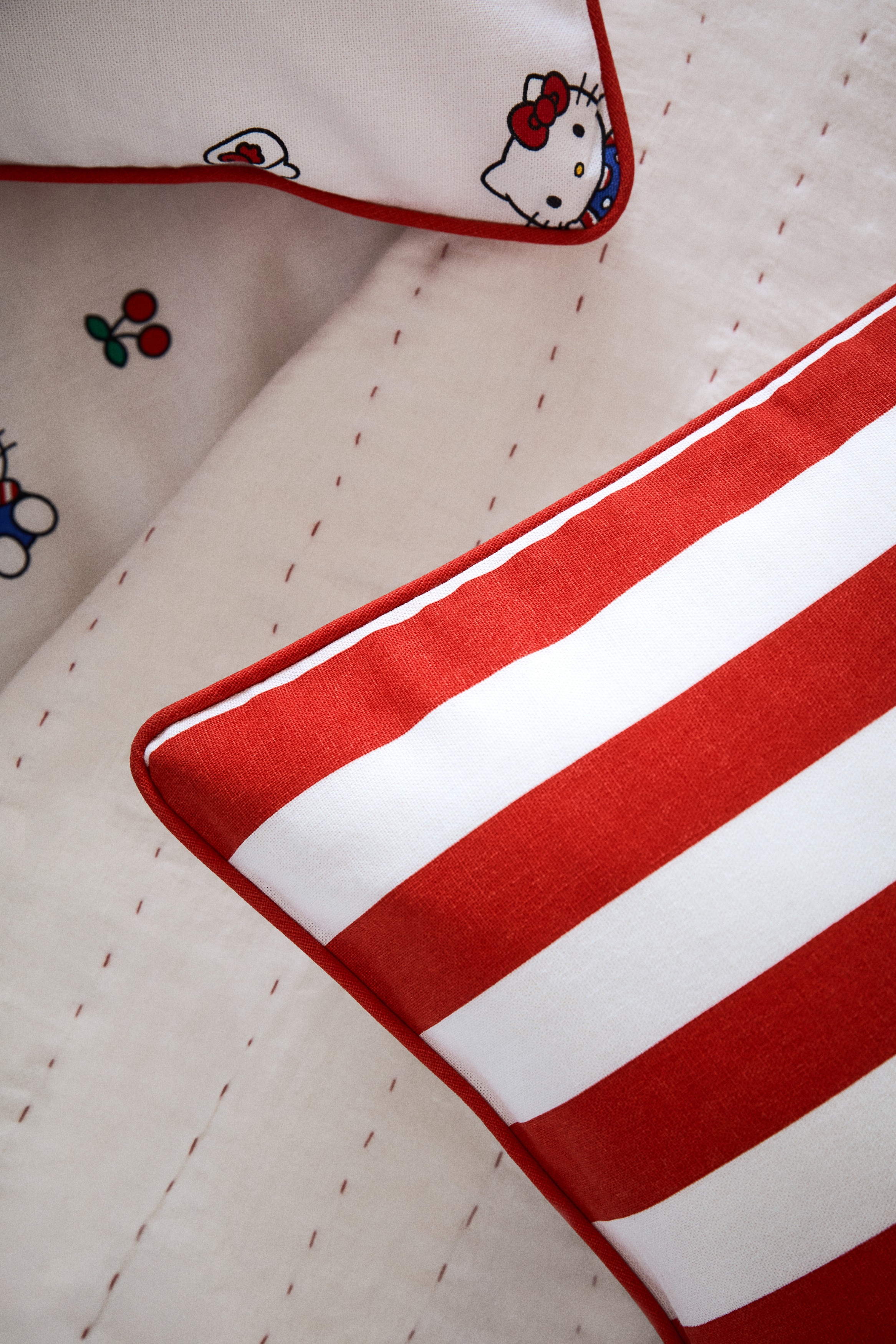 Teddy kussen - Wit/Hello Kitty