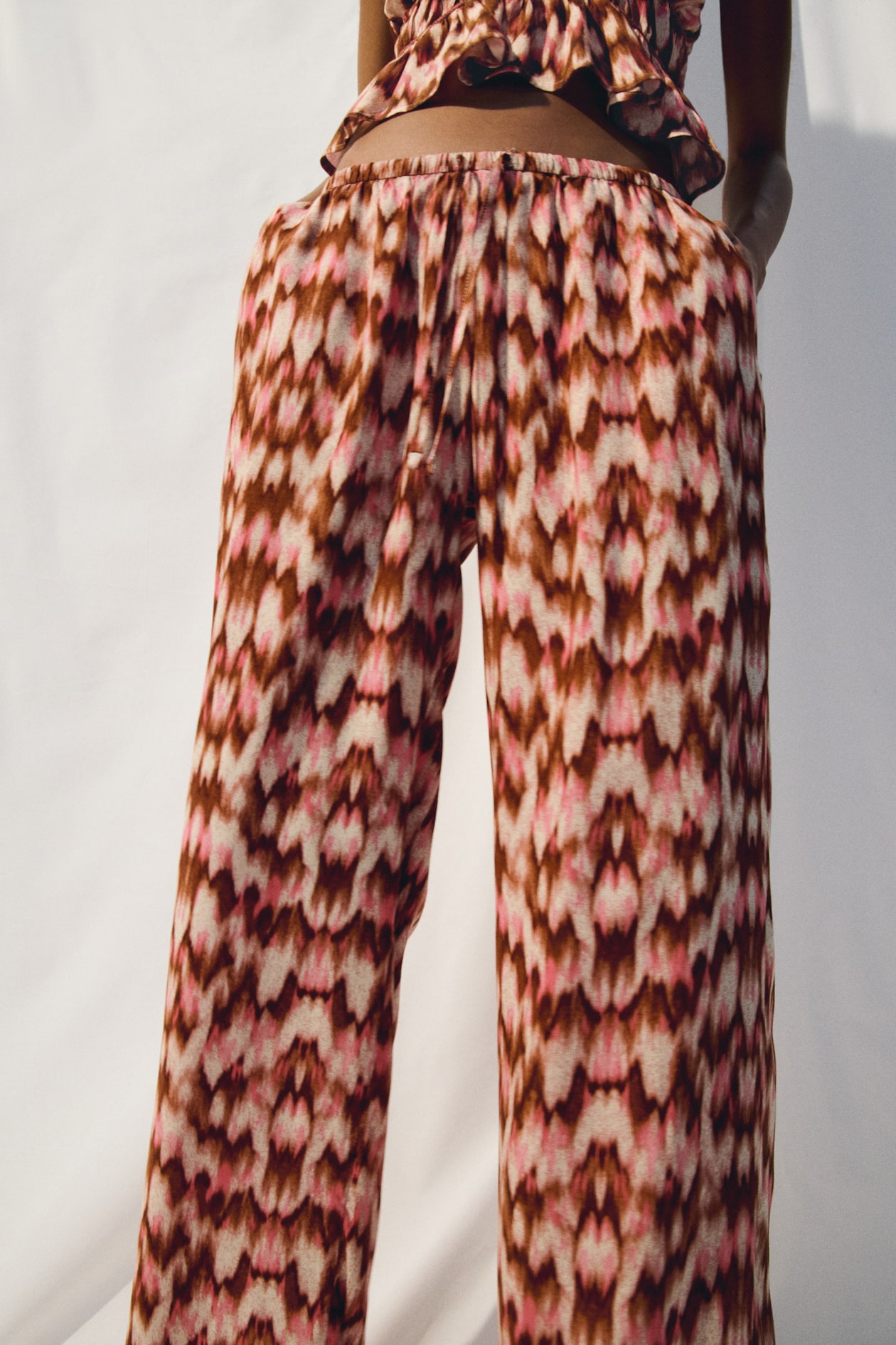 Straight drawstring trousers - image 4