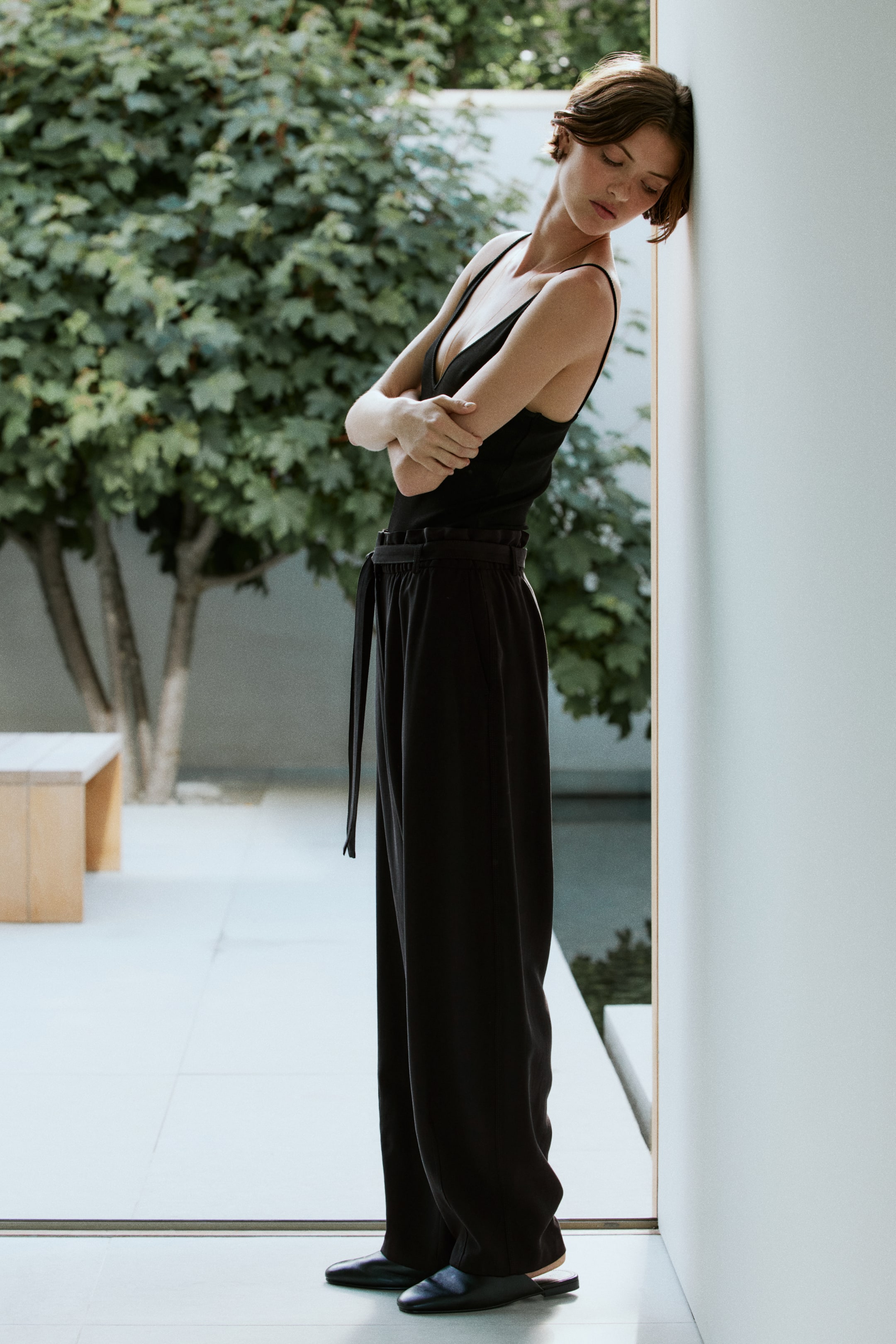 Ampliar la imagen: Pantalón barrel con cinturón de lazo - Negro - Ladies | H&M MX 1