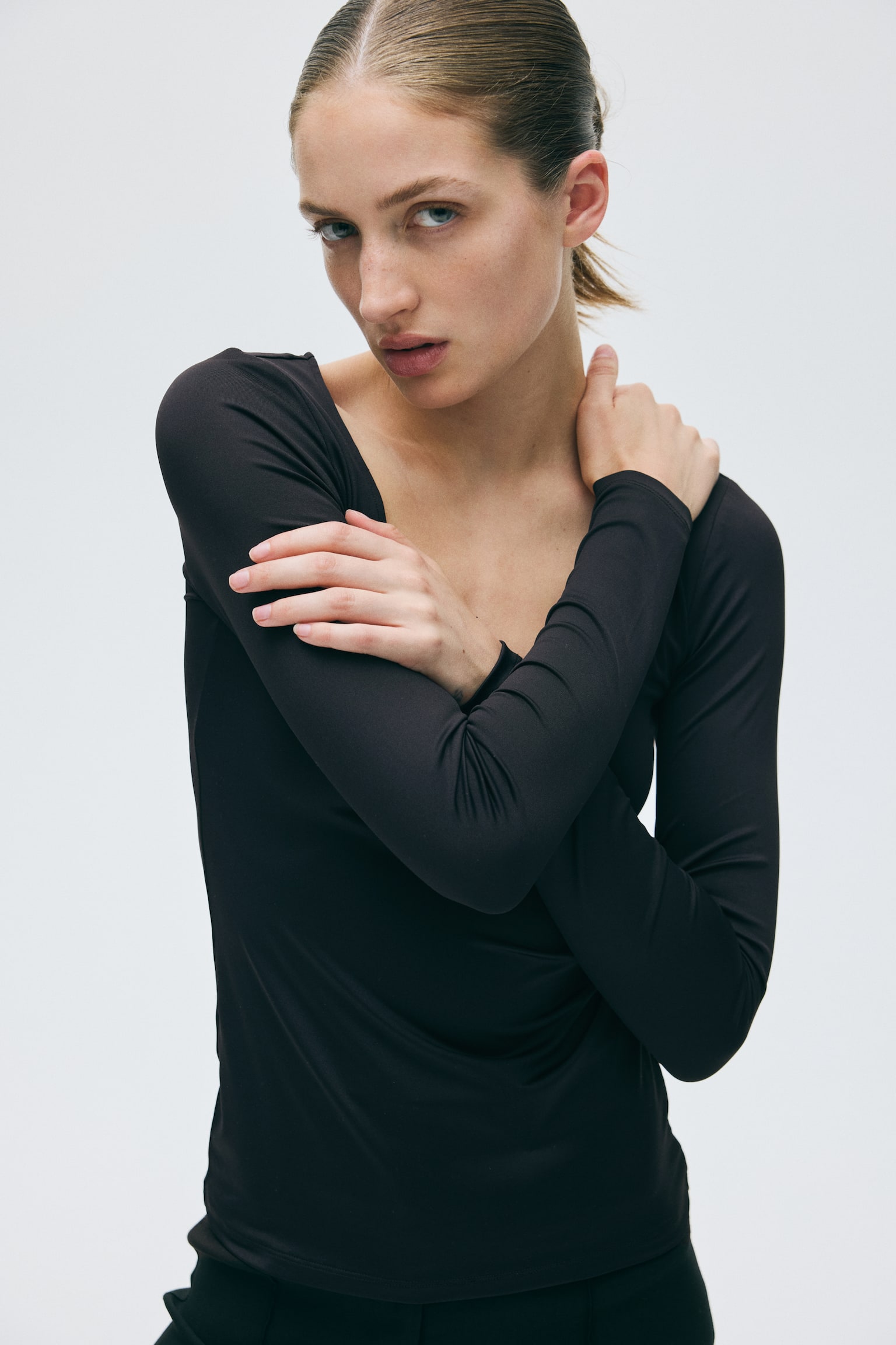 Женский топ H&M Long-Sleeved Scoop-Neck Top, цвет: Чёрный — фото 4