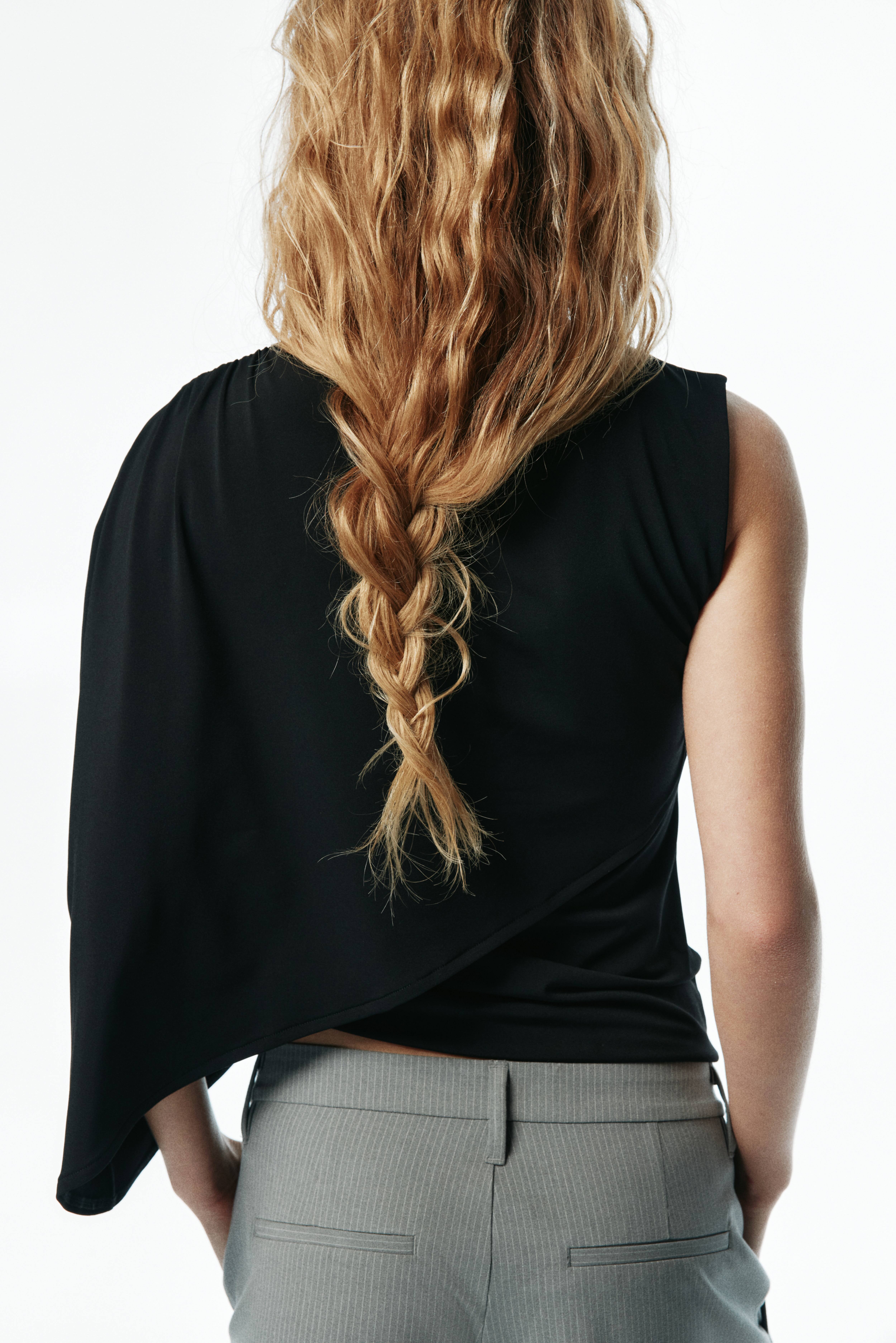 Cape-Detail Top
