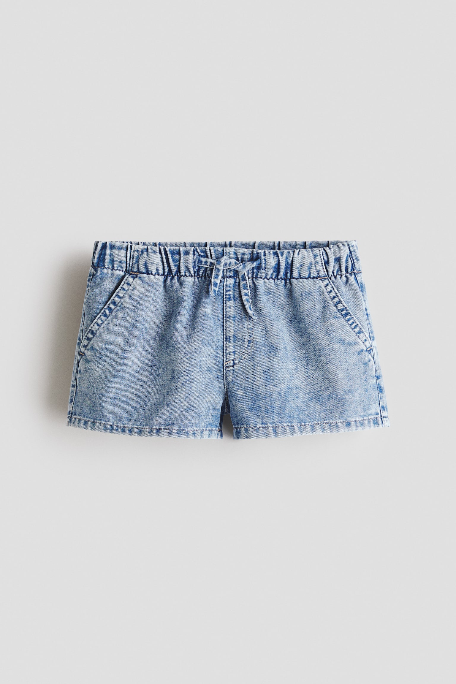 Denim Shorts - Washed light denim blue