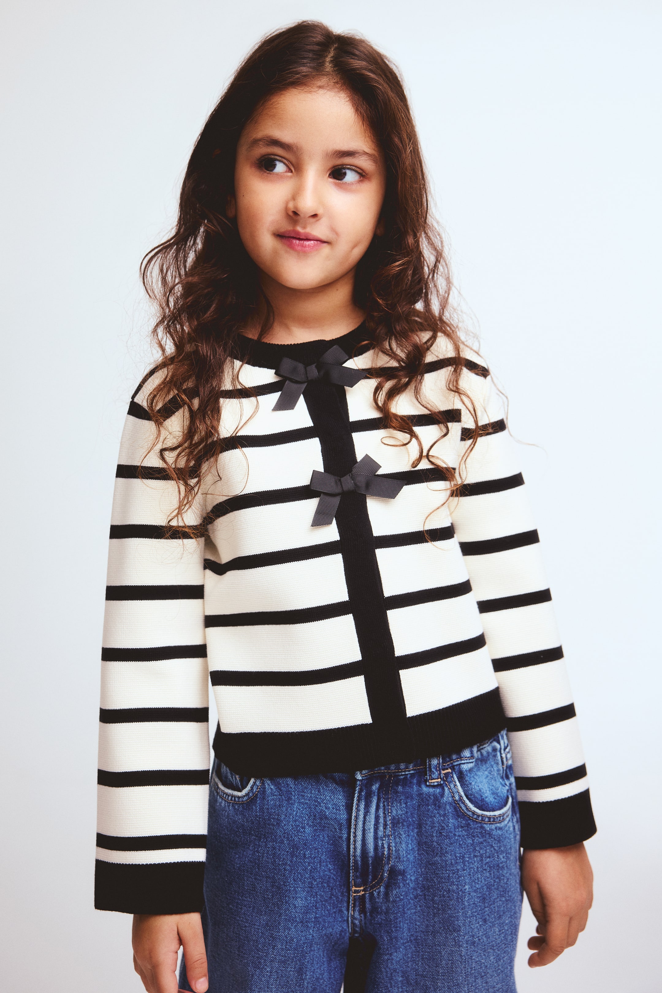 Ampliar la imagen: Cárdigan con moños - Blanco/Rayas negras - Kids | H&M MX 1