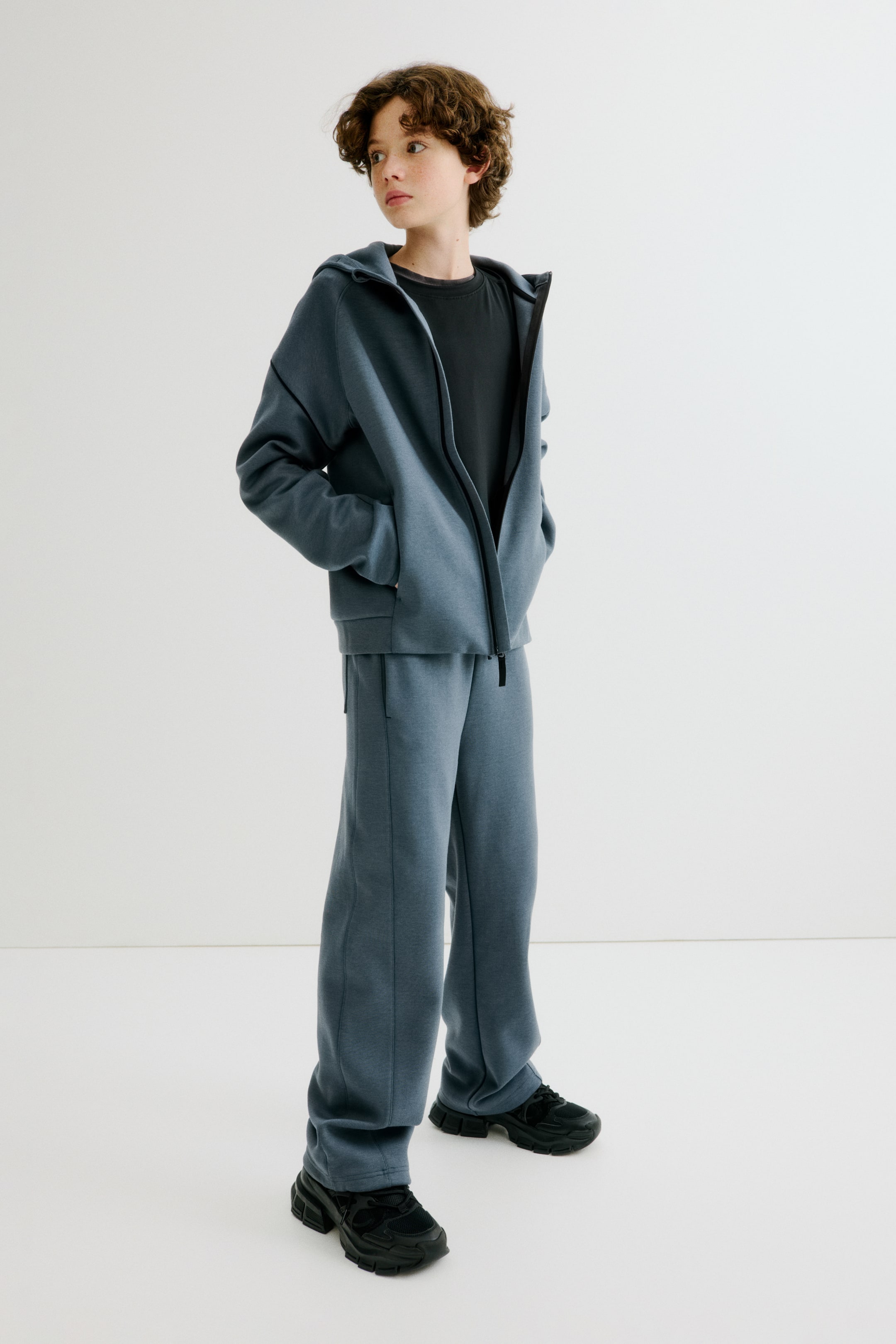 Ampliar la imagen: Sports zip-through hoodie with DryMove™ - Azul cerceta - Kids | H&M MX 2
