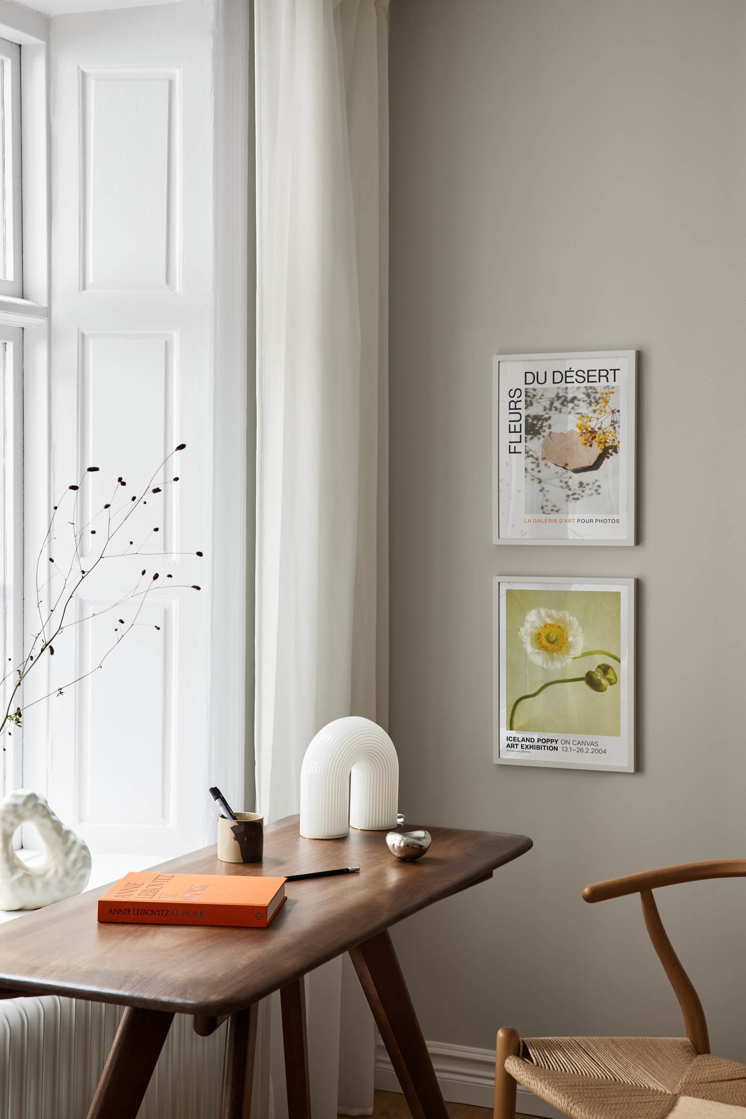Fleurs Du Desert Poster - White