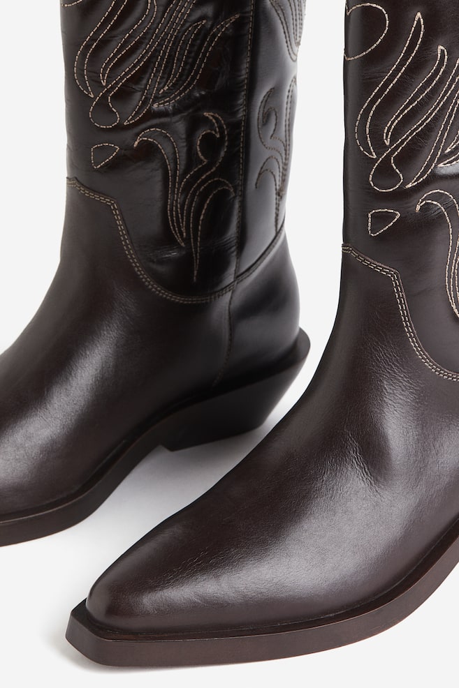 Knælange cowboystøvler i læder - Mørkebrun - 3