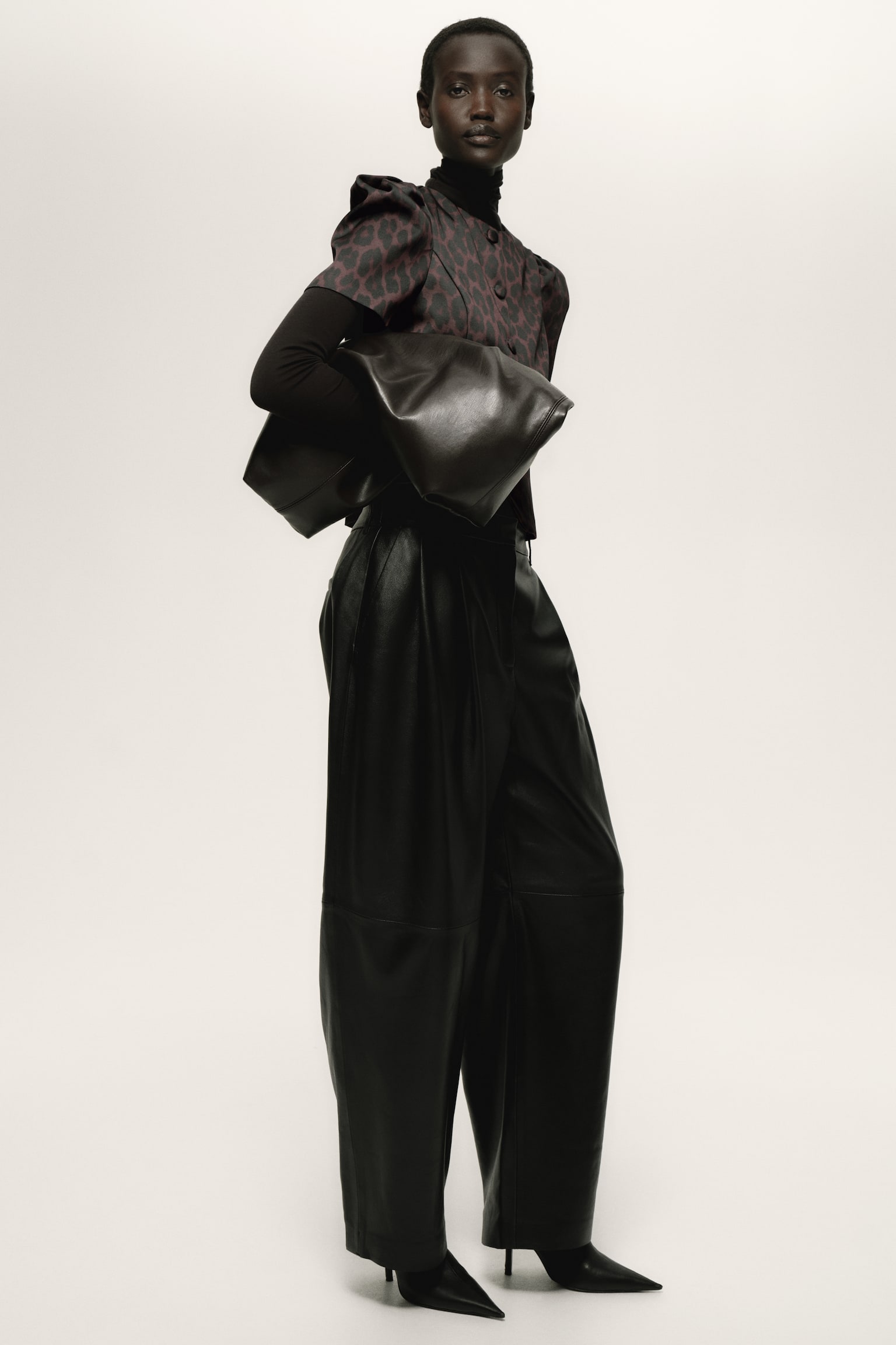 Kabarık Kollu Bluz - Koyu kahverengi/Leopar desenli/Kırmızı/Açık gri-bej/Siyah - 5