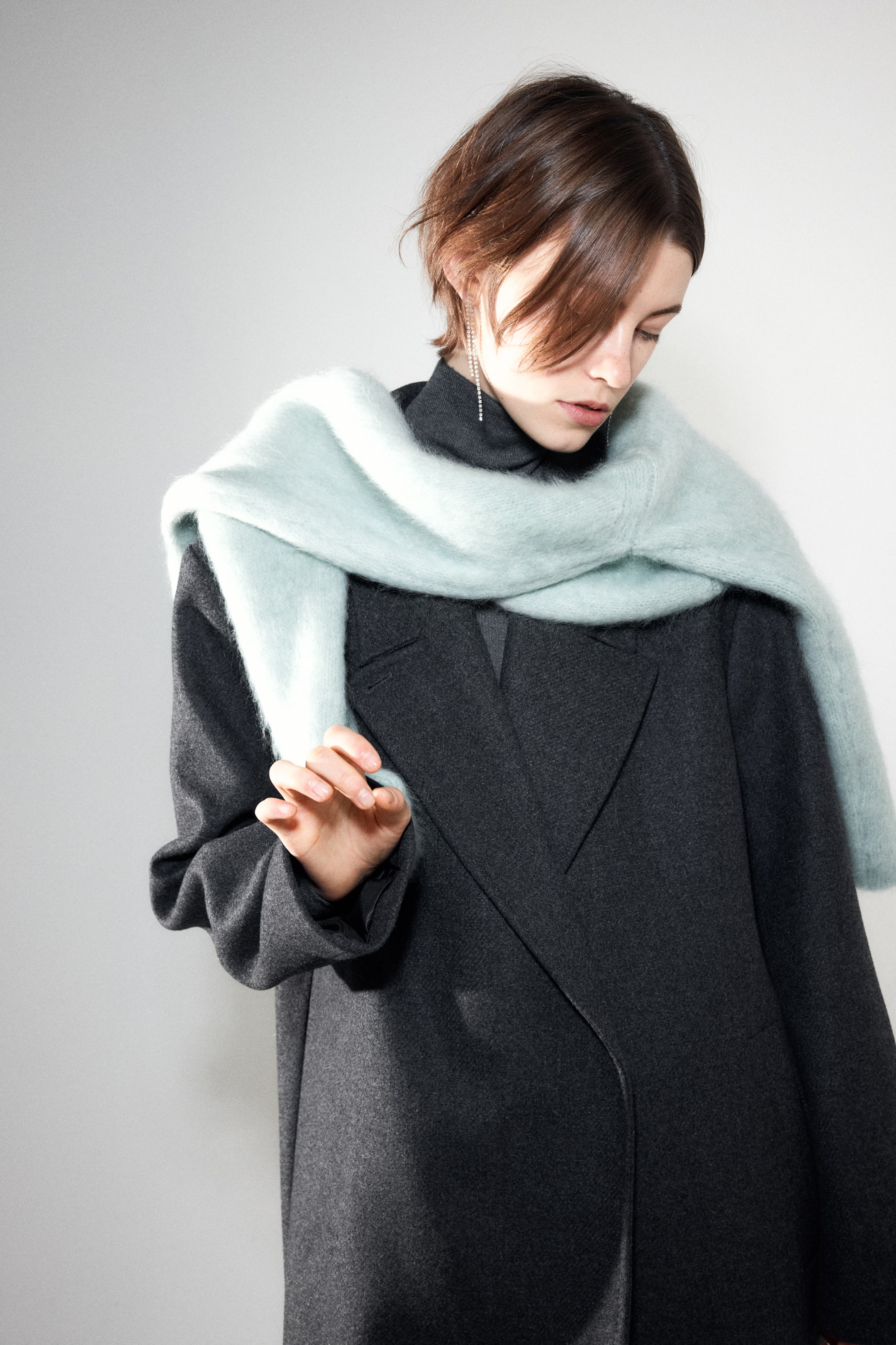 View larger image: Oversized Wool-Blend Coat - Dark gray - Ladies | H&M US 3