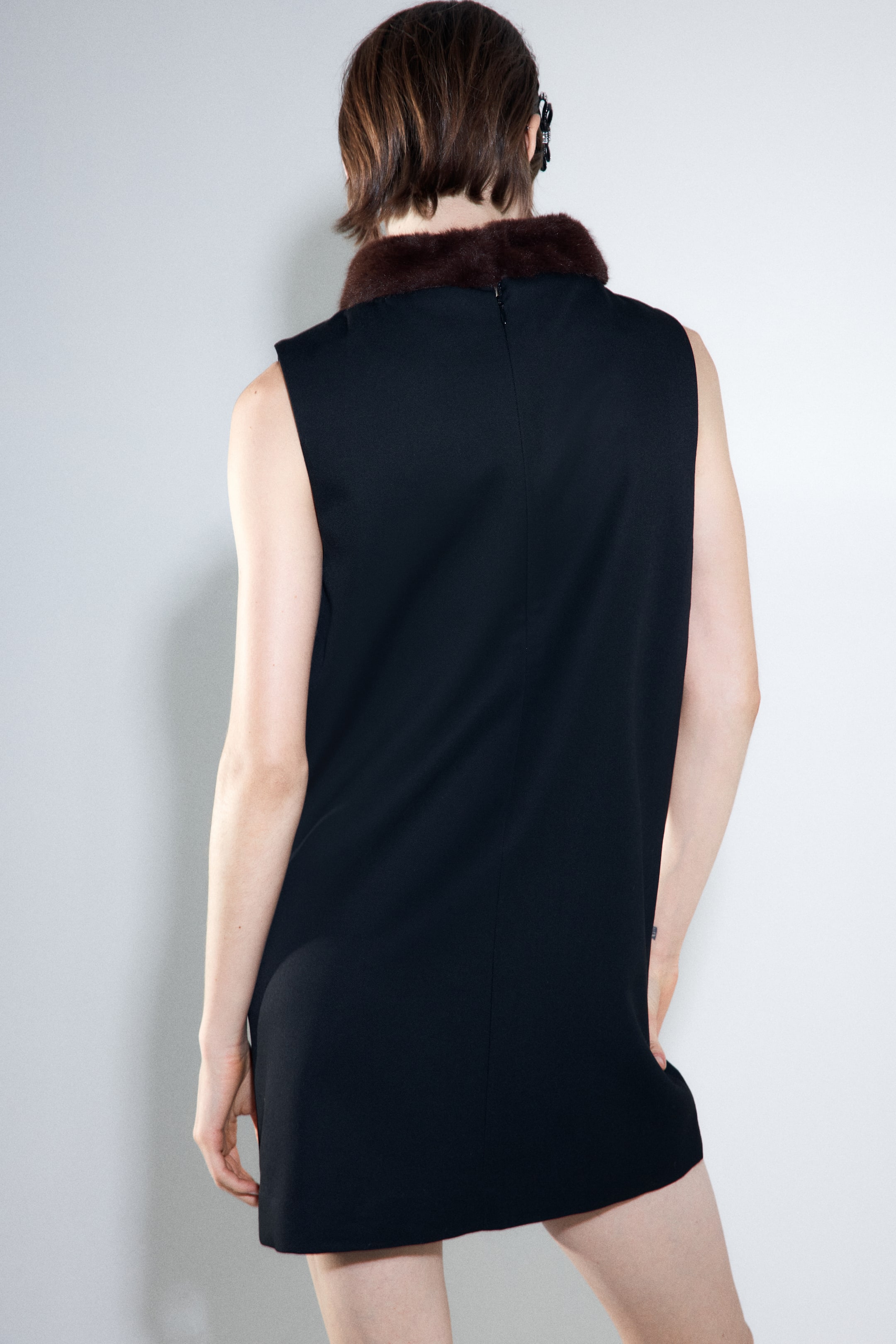 Ampliar la imagen: Vestido recto con cuello - Negro - Ladies | H&M MX 4