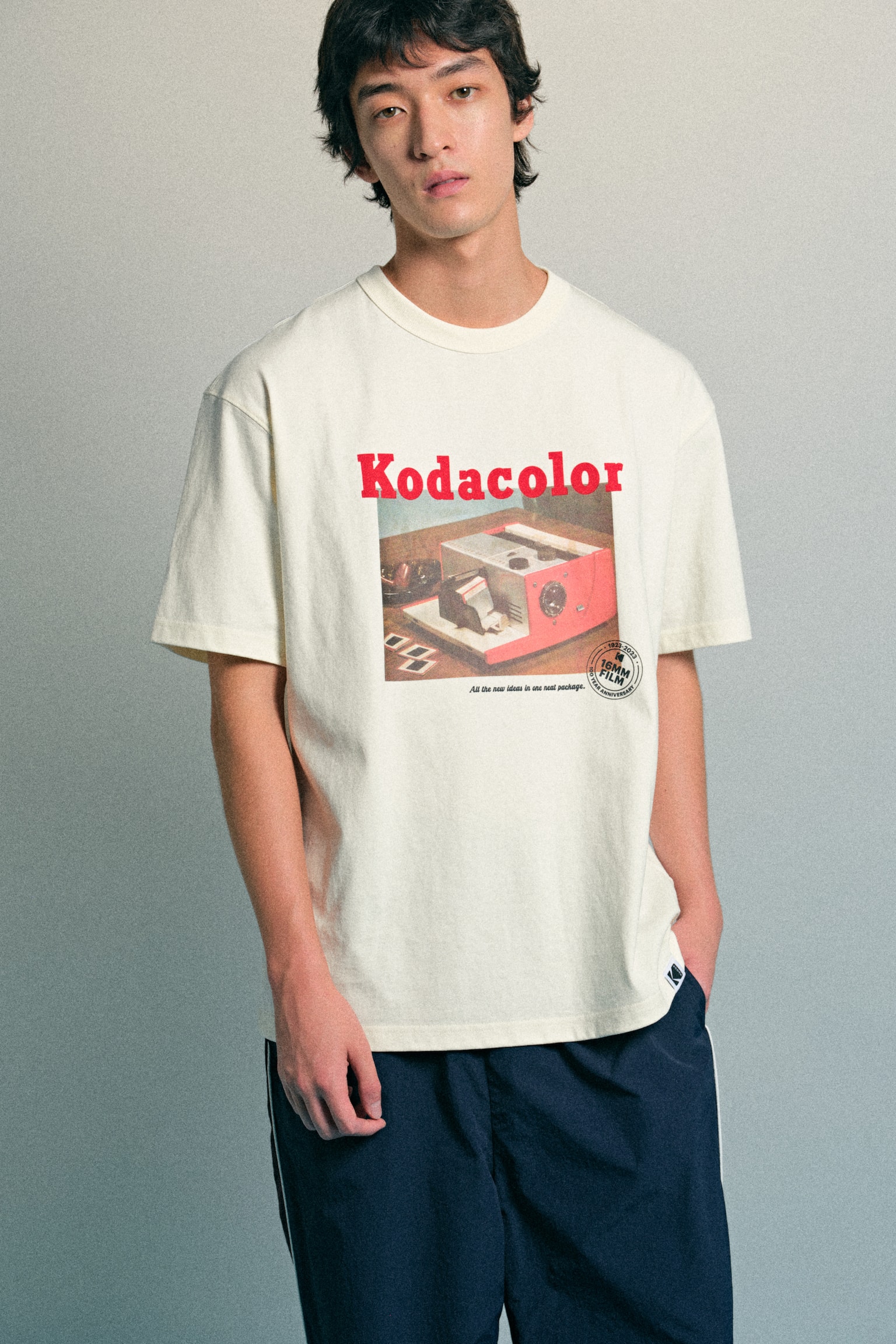 Áo thun bằng cotton in hình dáng rộng - Màu kem/Kodak/Màu xanh lá đậm/Kodak/Màu đen/Kodak - 5