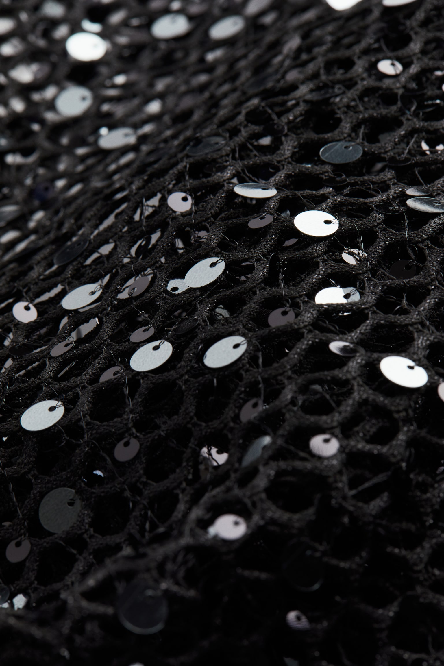 Fischnetz-Kleid mit Neckholder und Pailletten - Schwarz - 9