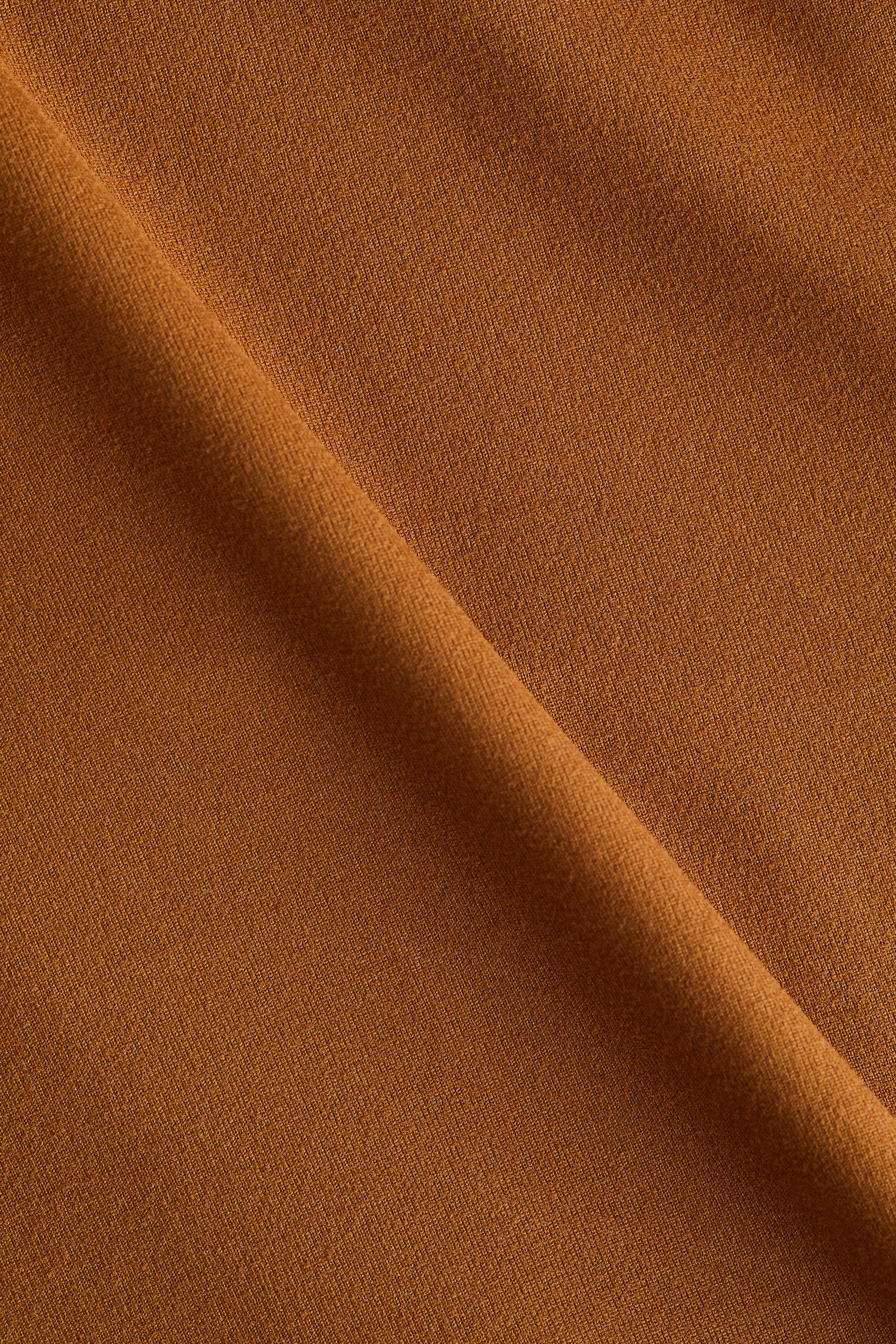 Twist-detail top