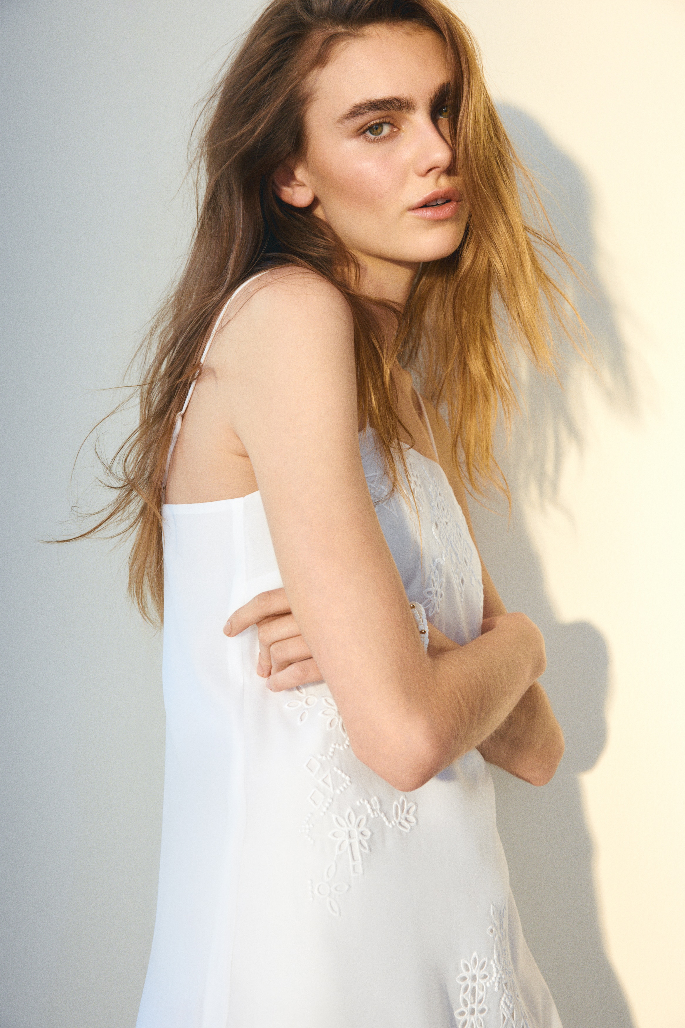 ワンピース MURRAL Thawing embroidery camisole dress Dahlia shrinking embroidery camisole dress (Black)